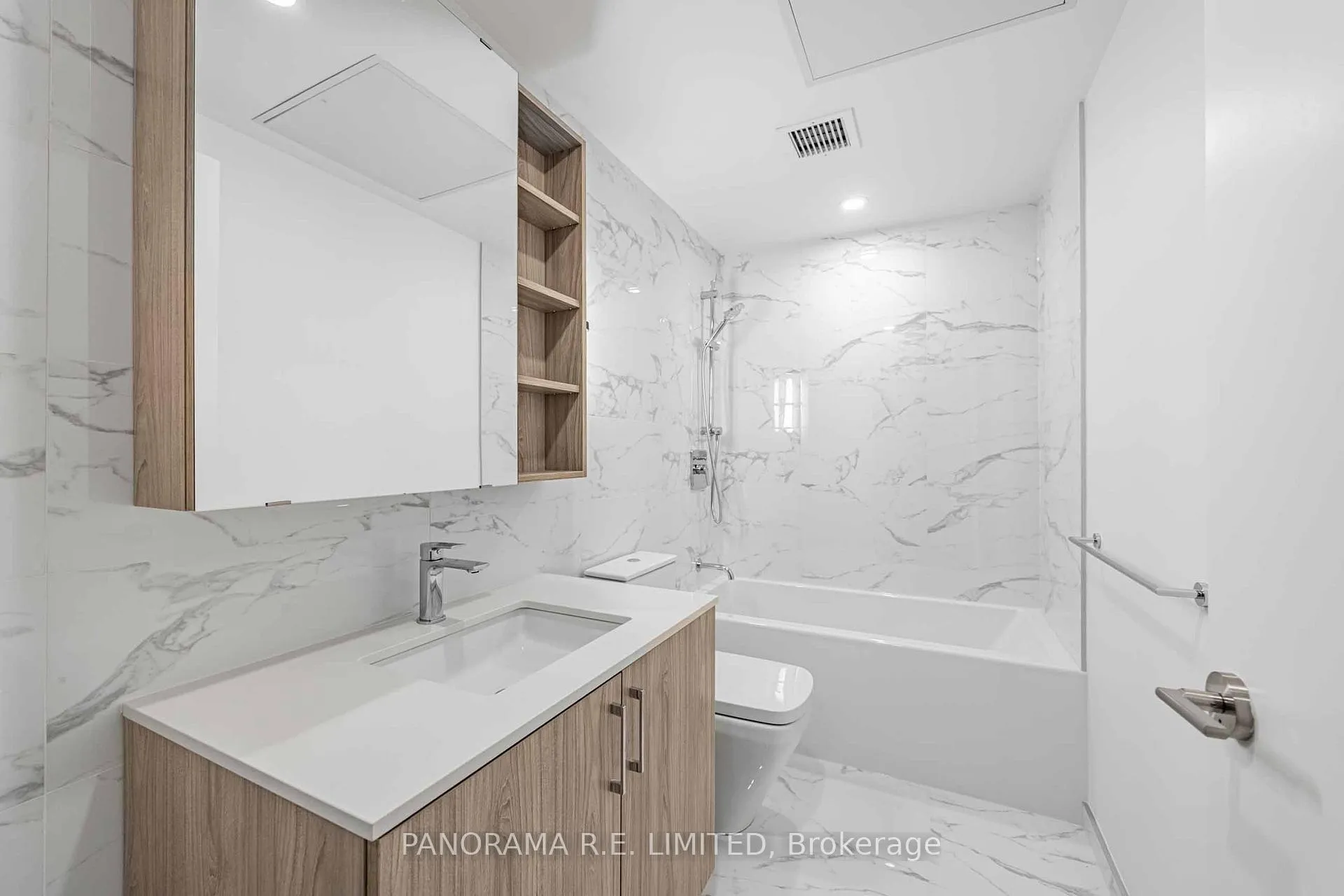 Photo 12 of Unit 305, 689 The Queensway, Etobicoke, Stonegate-Queensway — HOMEH
