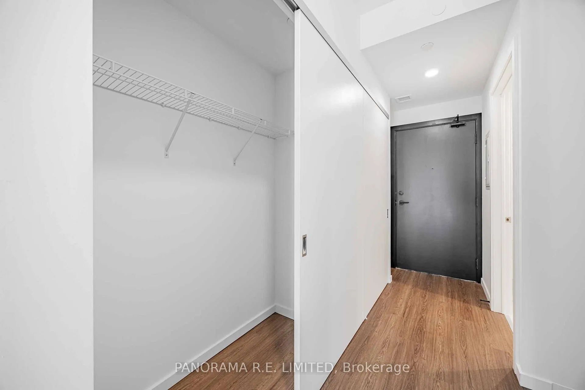 Photo 14 of Unit 305, 689 The Queensway, Etobicoke, Stonegate-Queensway — HOMEH