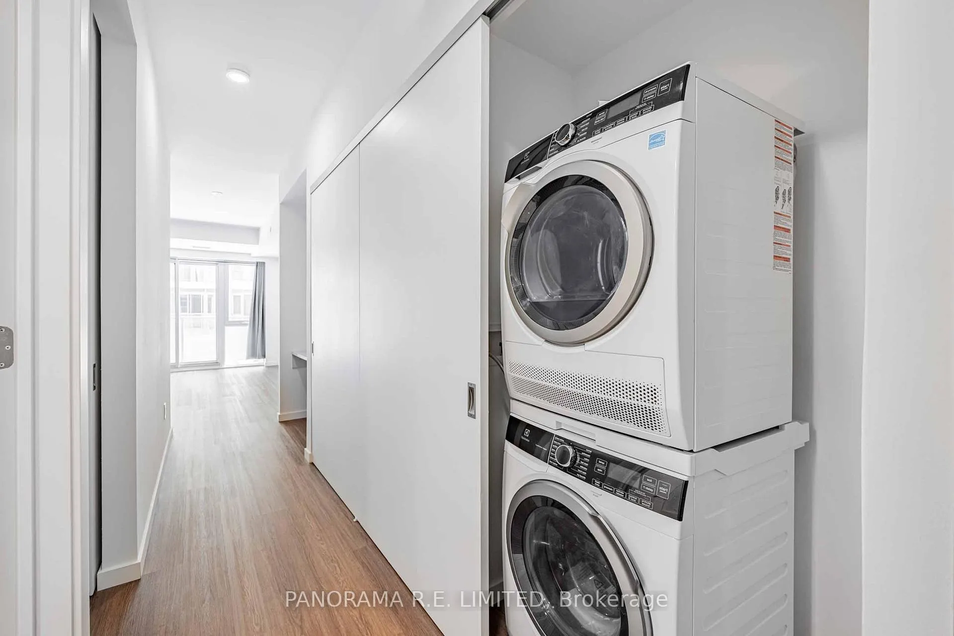 Photo 15 of Unit 305, 689 The Queensway, Etobicoke, Stonegate-Queensway — HOMEH