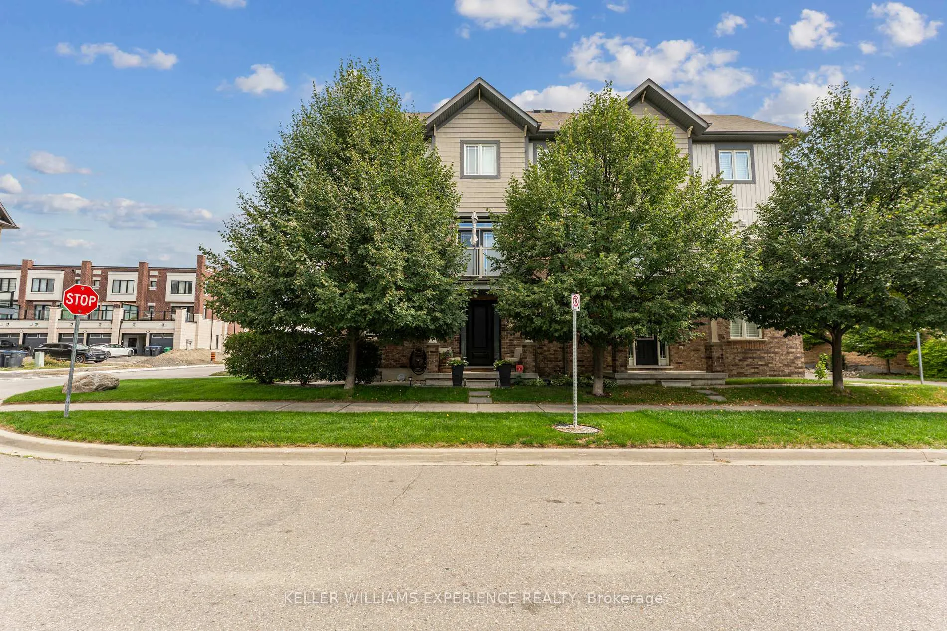 Photo 3 of 31 Alnwick Avenue, Caledon, Rural Caledon — HOMEH