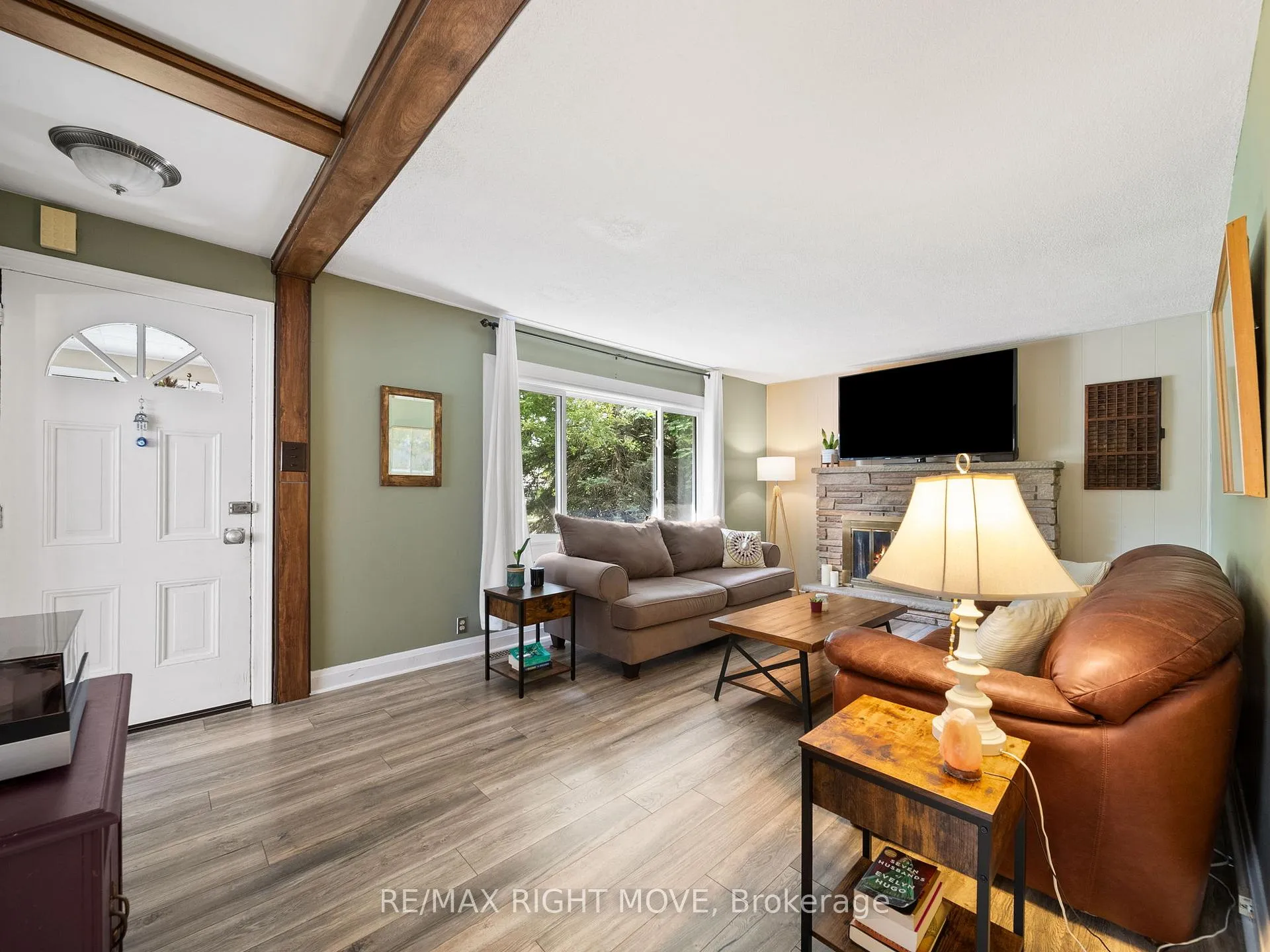 Photo 7 of 306 Franklin Street, Orillia — HOMEH