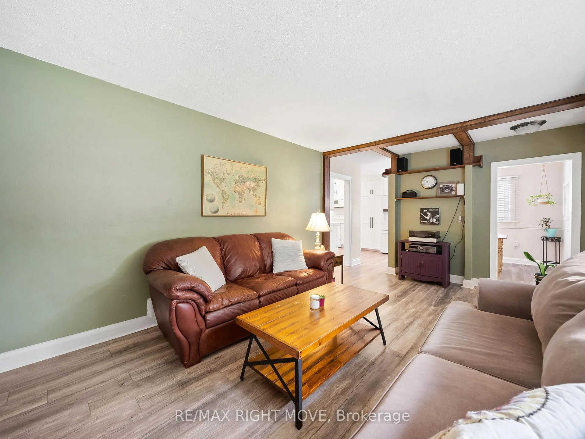 Photo 10 of 306 Franklin Street, Orillia — HOMEH