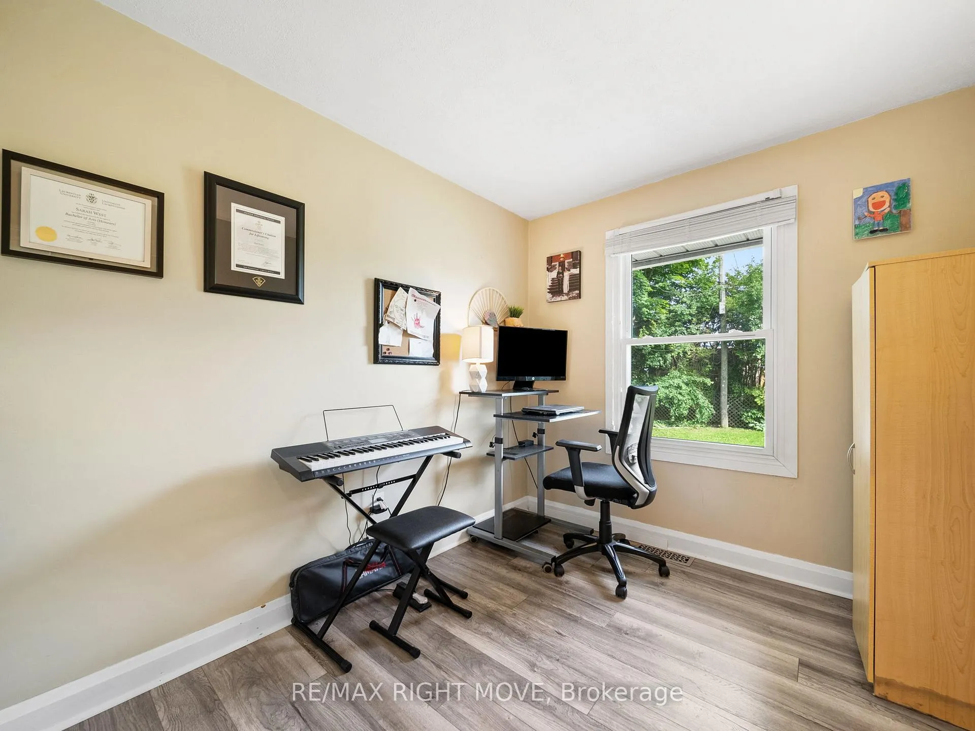 Photo 22 of 306 Franklin Street, Orillia — HOMEH