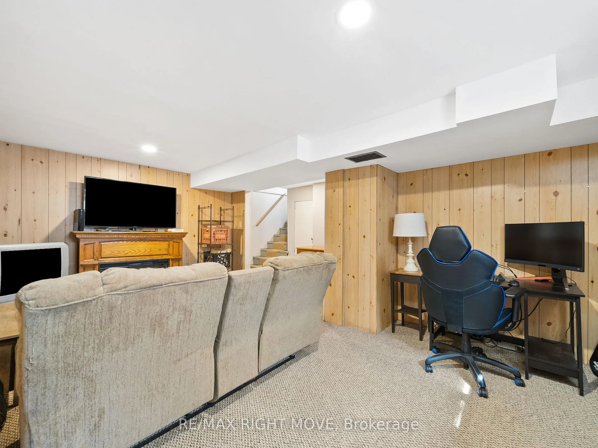 Photo 32 of 306 Franklin Street, Orillia — HOMEH