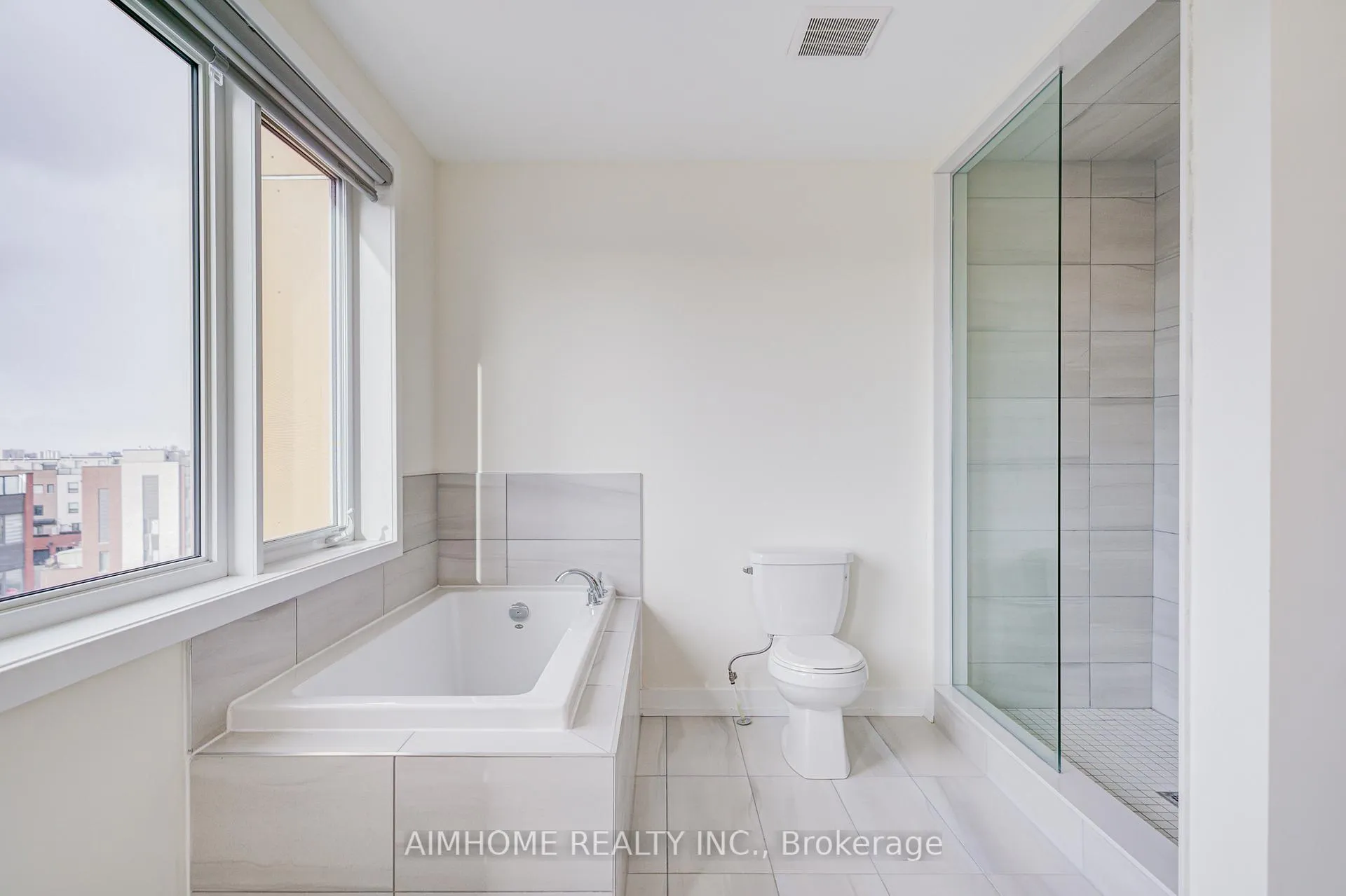 Photo 30 of 135 Frederick Tisdale Drive, North York, Downsview-Roding-CFB — HOMEH