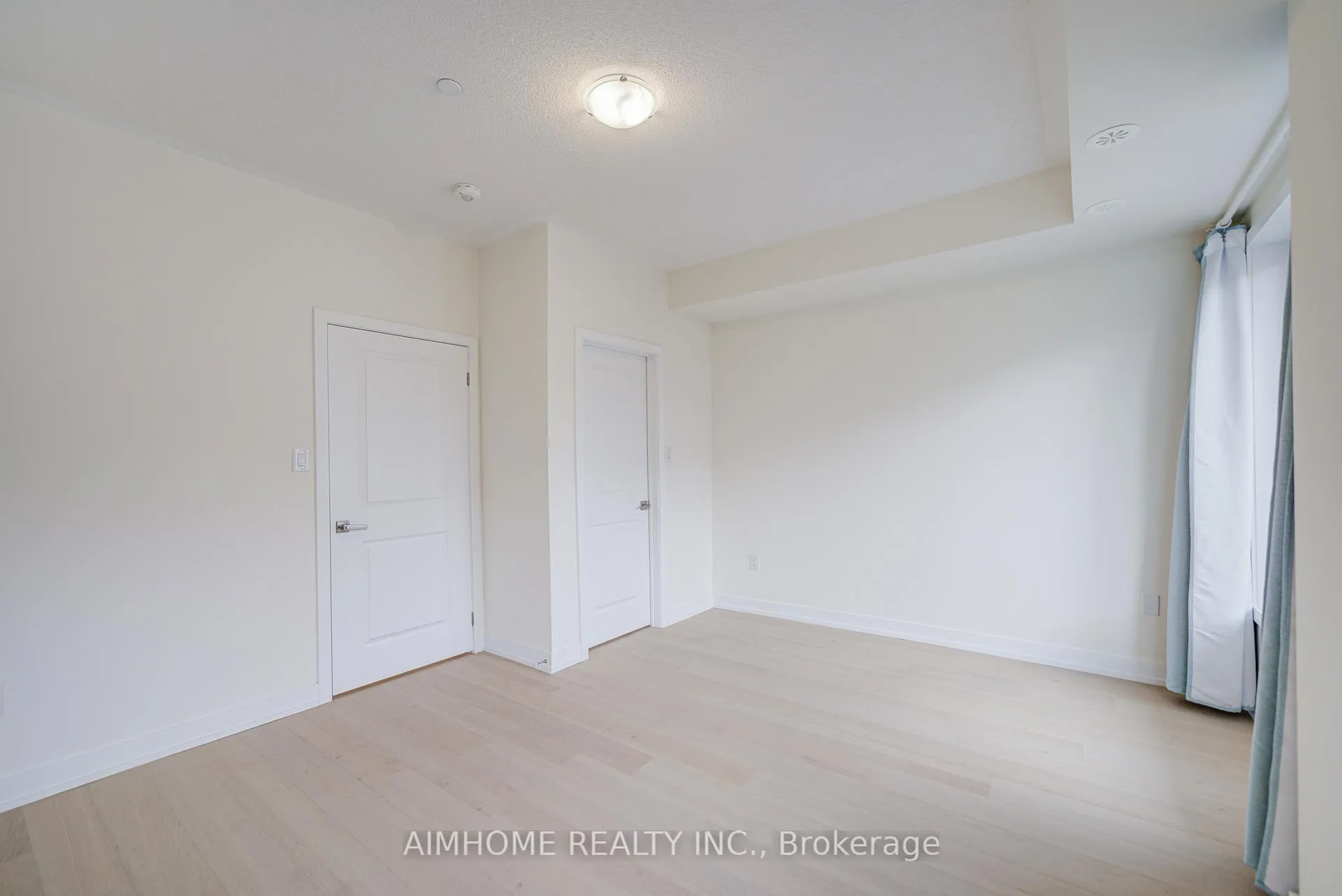 Photo 35 of 135 Frederick Tisdale Drive, North York, Downsview-Roding-CFB — HOMEH