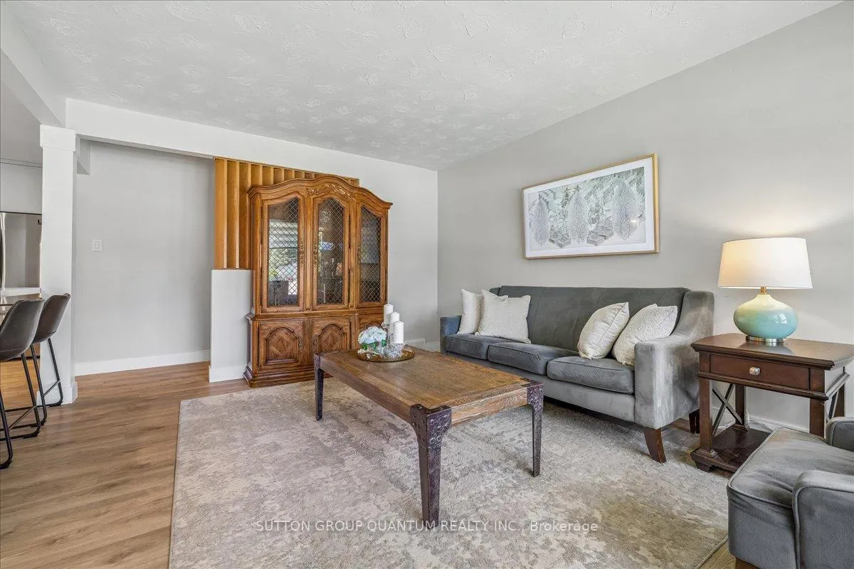 Photo 10 of 63 Algoma Drive, Guelph, Victoria North — HOMEH