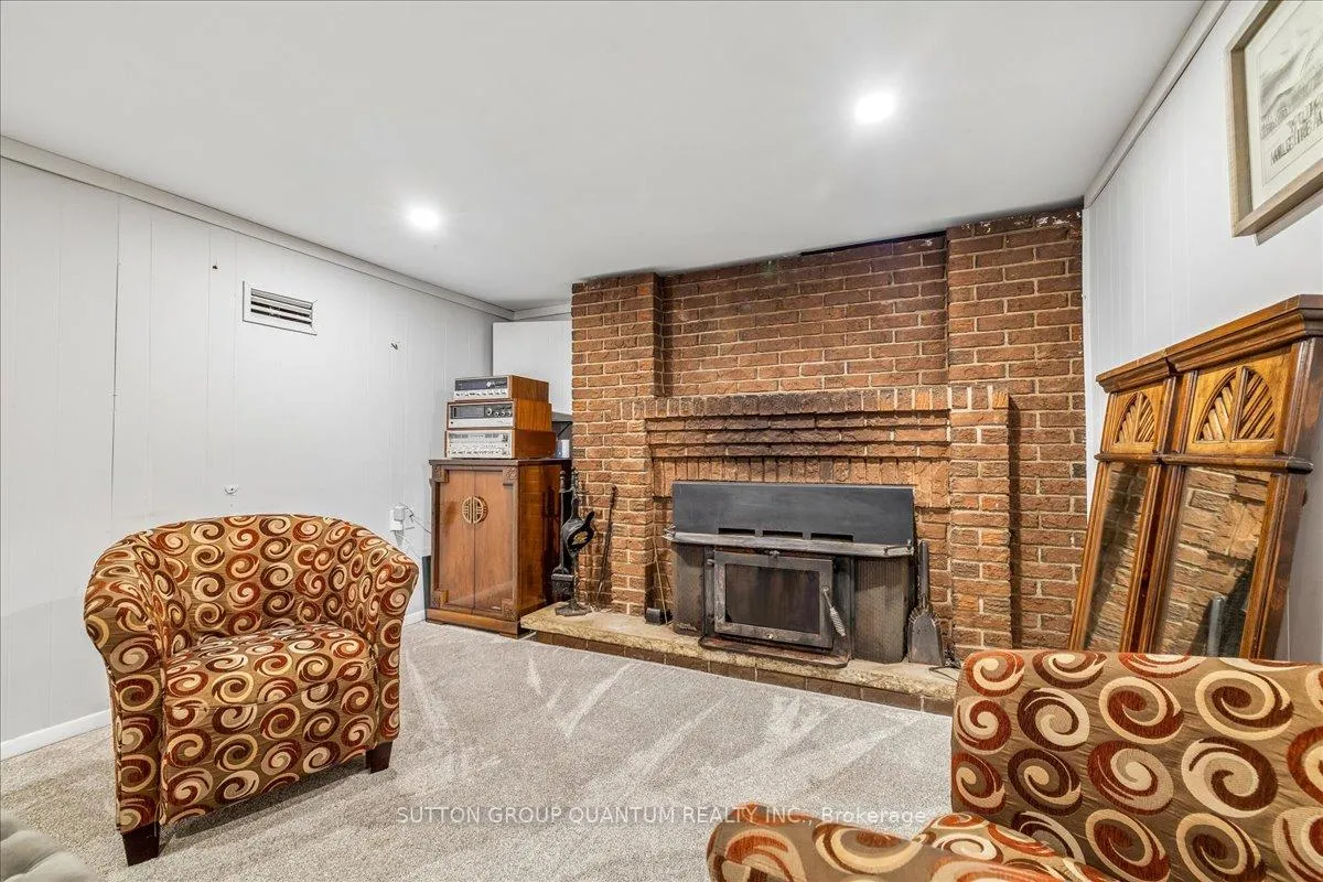 Photo 23 of 63 Algoma Drive, Guelph, Victoria North — HOMEH