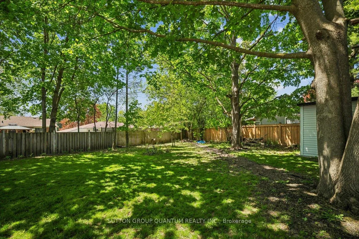 Photo 32 of 63 Algoma Drive, Guelph, Victoria North — HOMEH