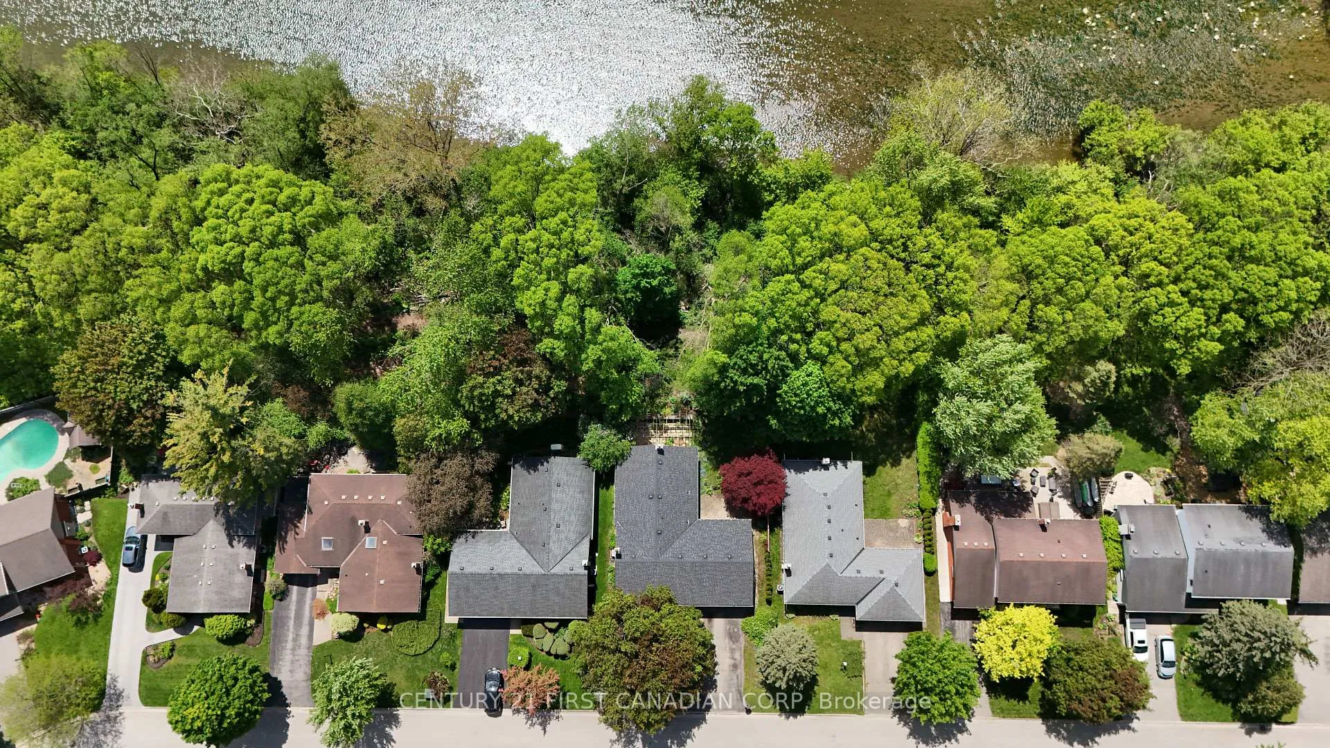 Photo 8 of 35 Benson Crescent, London, North H — HOMEH