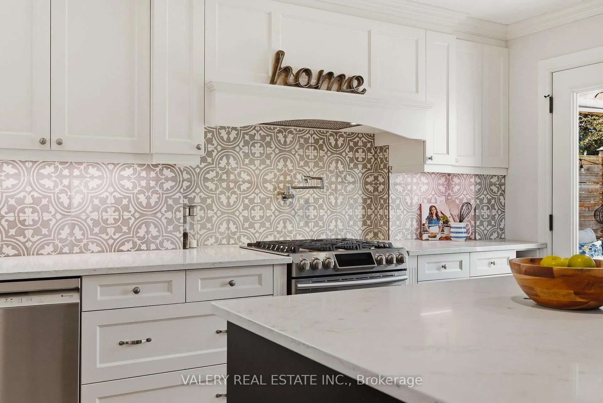 Photo 8 of 267 Percheron Court, Waterloo — HOMEH