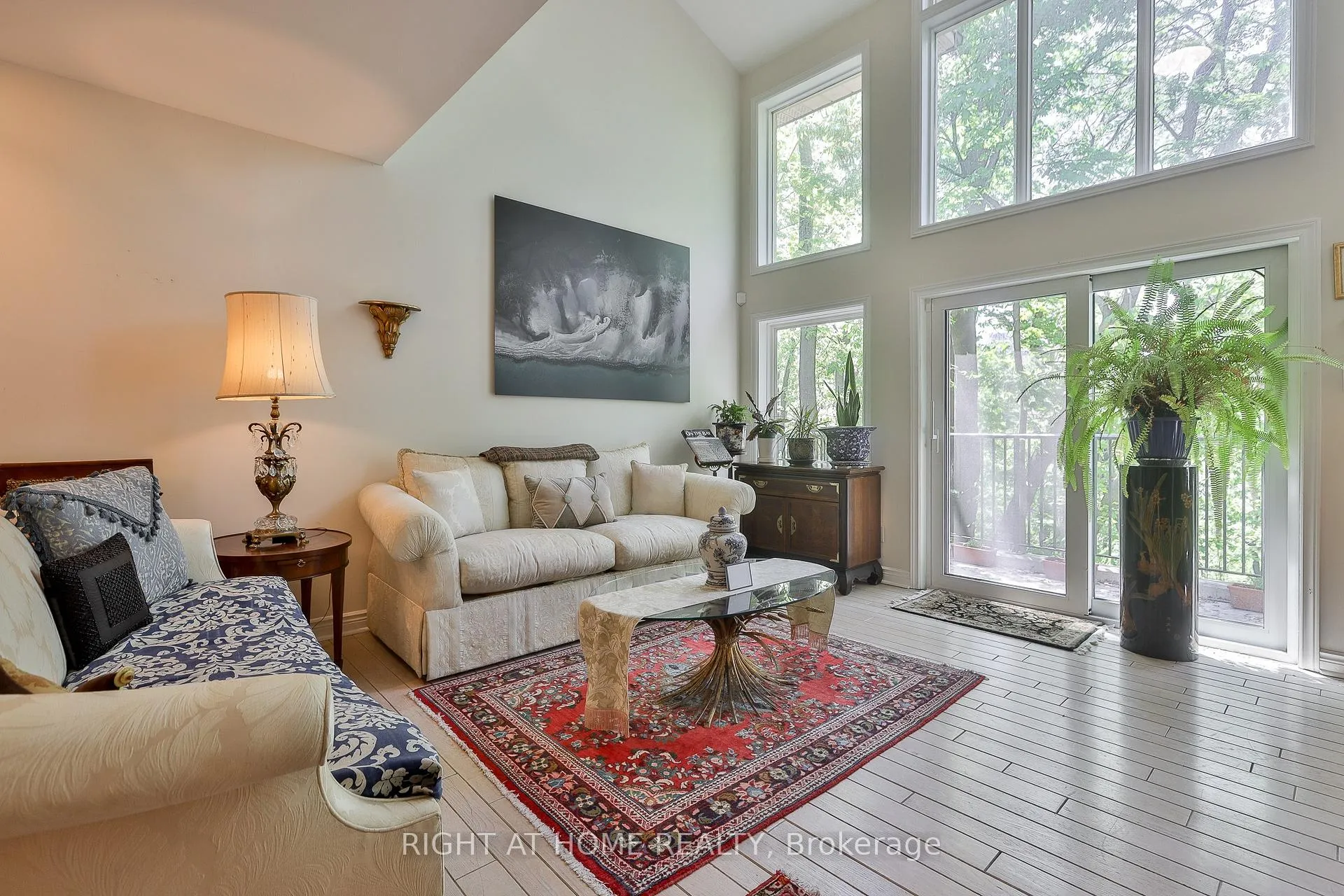 Photo 4 of Unit 9, 18 Doncrest Road, Toronto, Playter Estates-Danforth — HOMEH