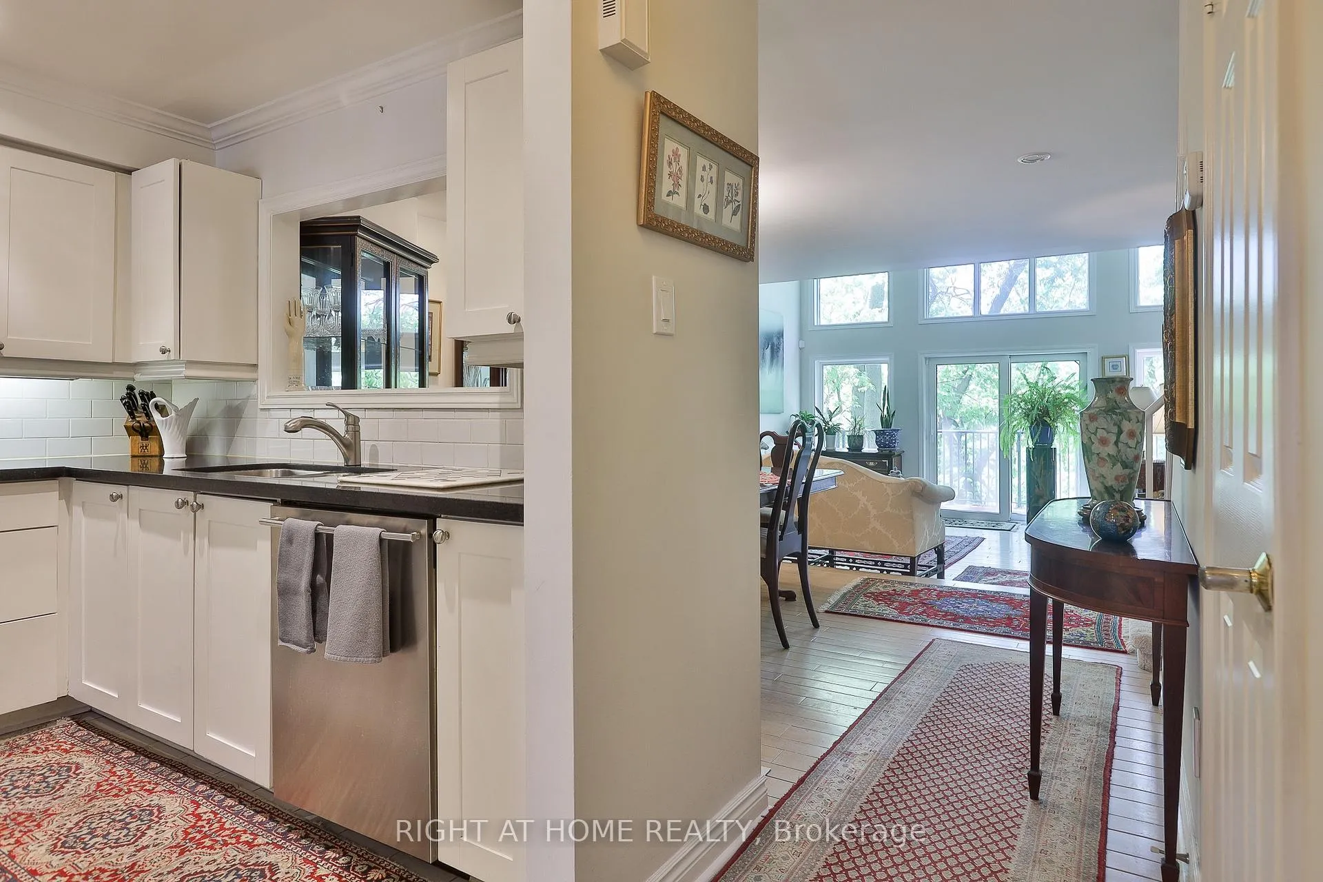 Photo 6 of Unit 9, 18 Doncrest Road, Toronto, Playter Estates-Danforth — HOMEH