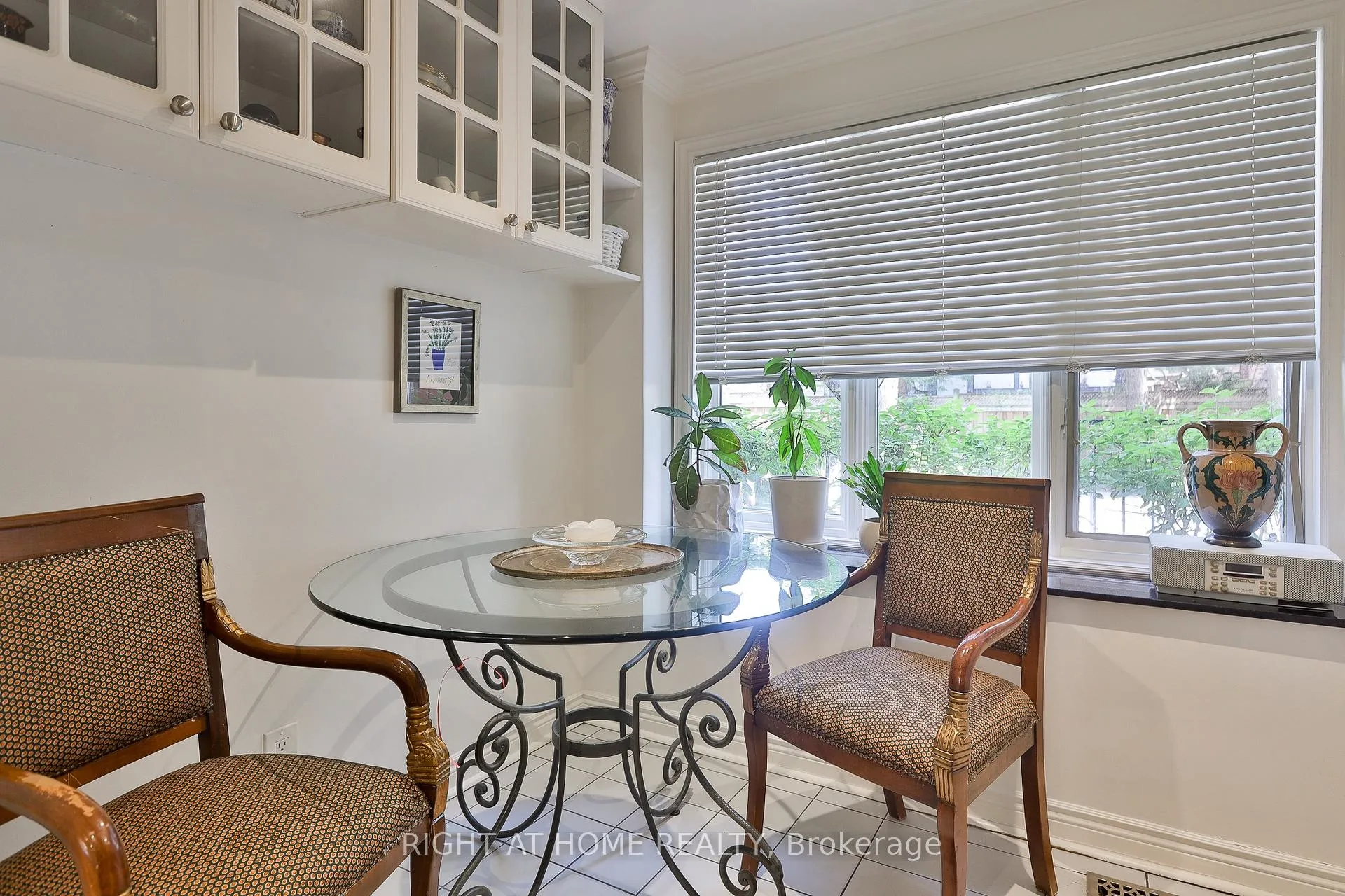 Photo 8 of Unit 9, 18 Doncrest Road, Toronto, Playter Estates-Danforth — HOMEH