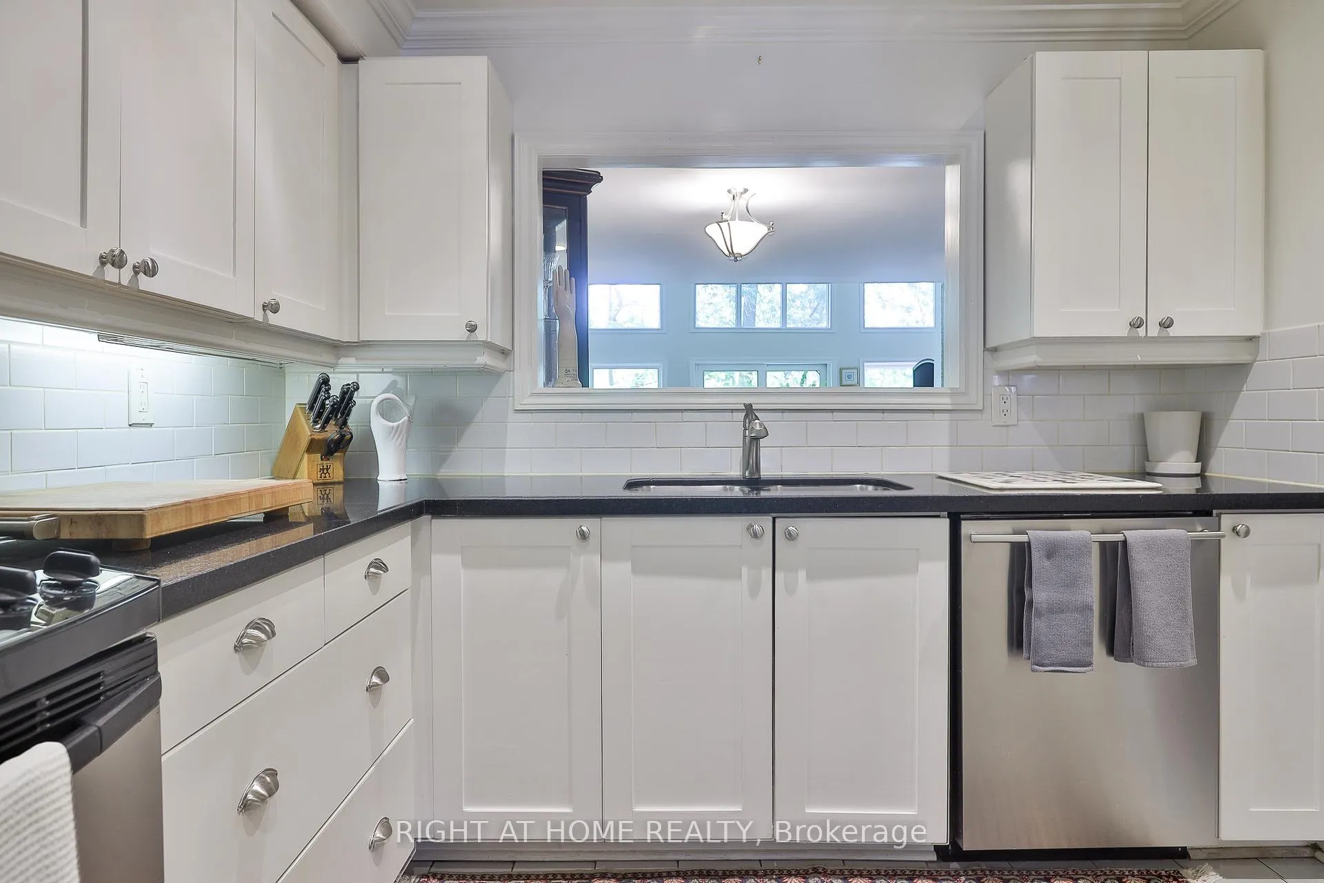Photo 9 of Unit 9, 18 Doncrest Road, Toronto, Playter Estates-Danforth — HOMEH