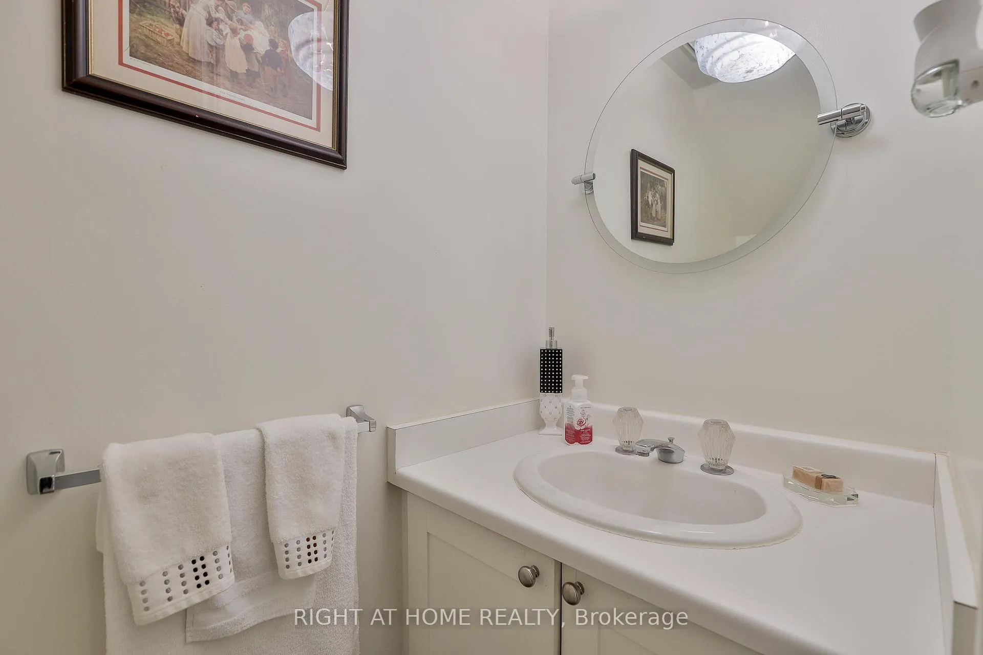 Photo 10 of Unit 9, 18 Doncrest Road, Toronto, Playter Estates-Danforth — HOMEH