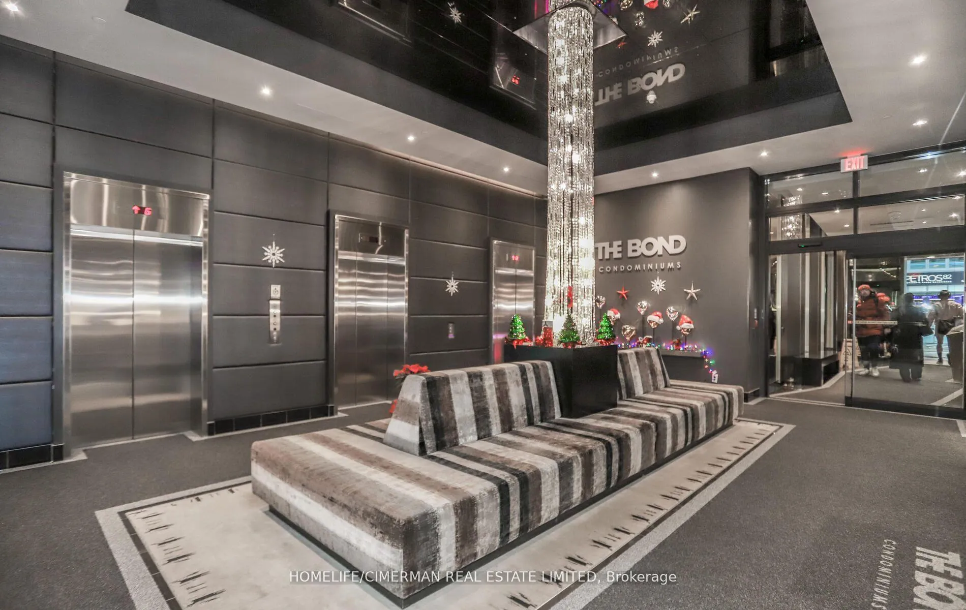 Photo 4 of Unit 2812, 290 Adelaide Street W, Toronto, Waterfront Communities — HOMEH