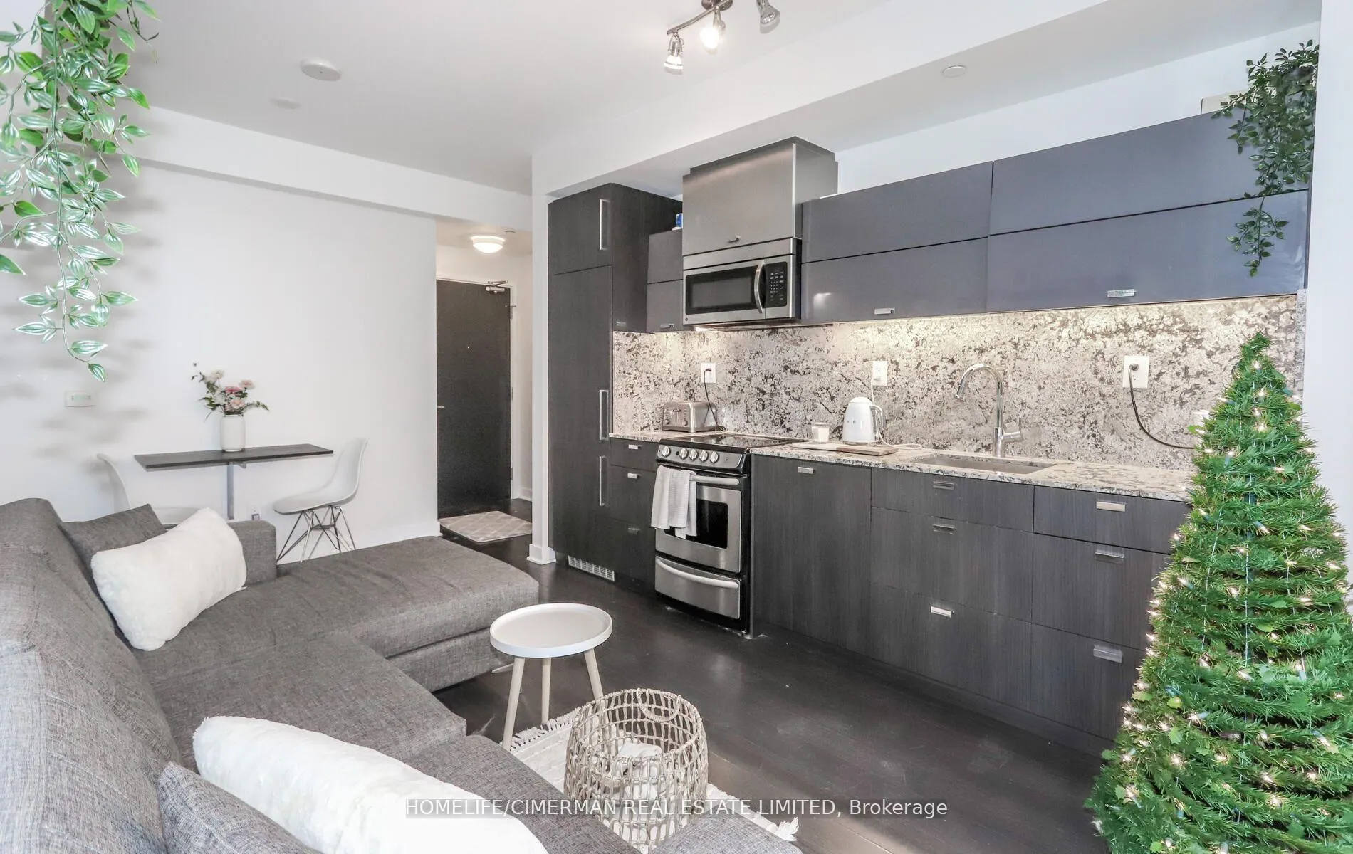Photo 7 of Unit 2812, 290 Adelaide Street W, Toronto, Waterfront Communities — HOMEH