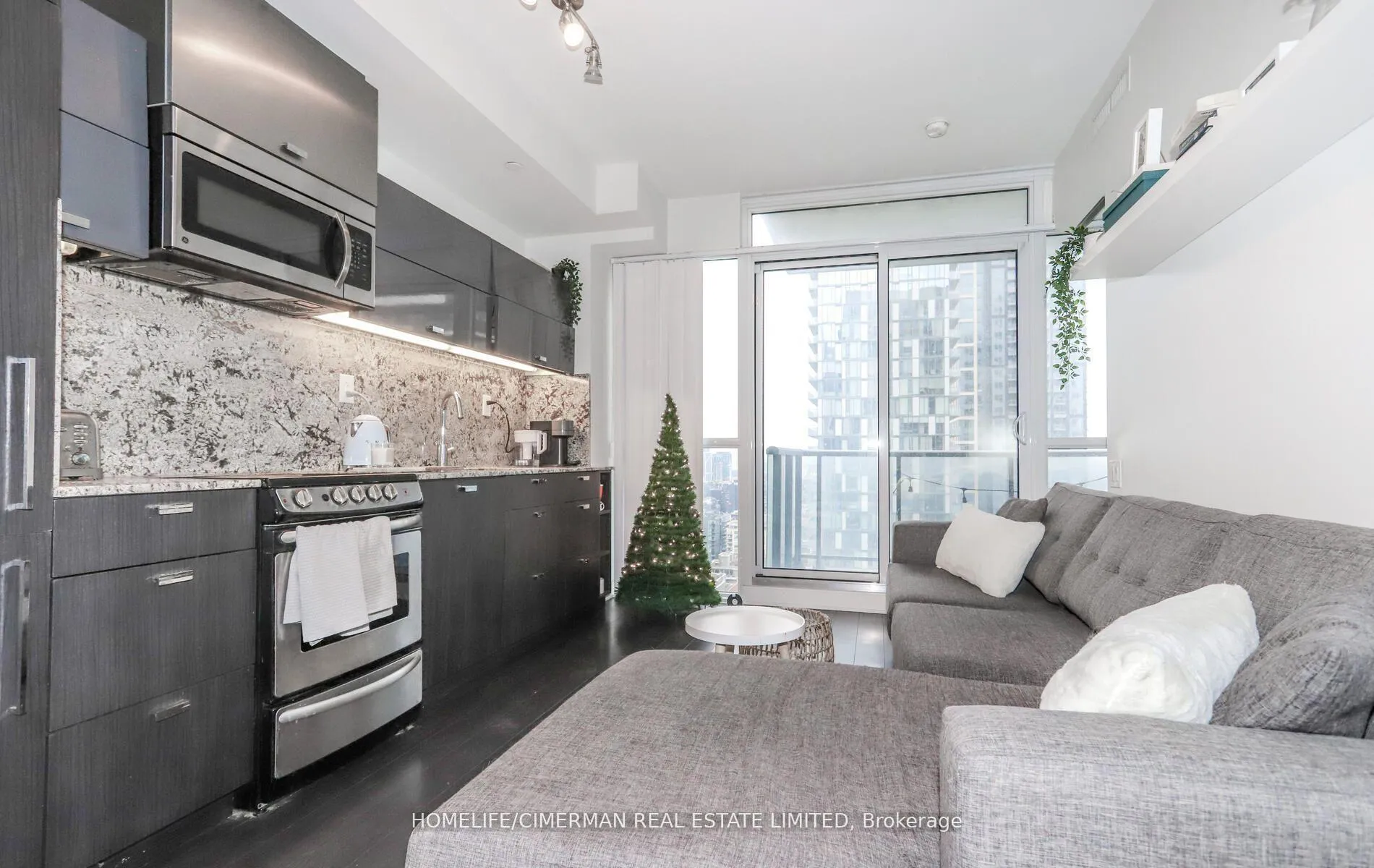 Photo 9 of Unit 2812, 290 Adelaide Street W, Toronto, Waterfront Communities — HOMEH