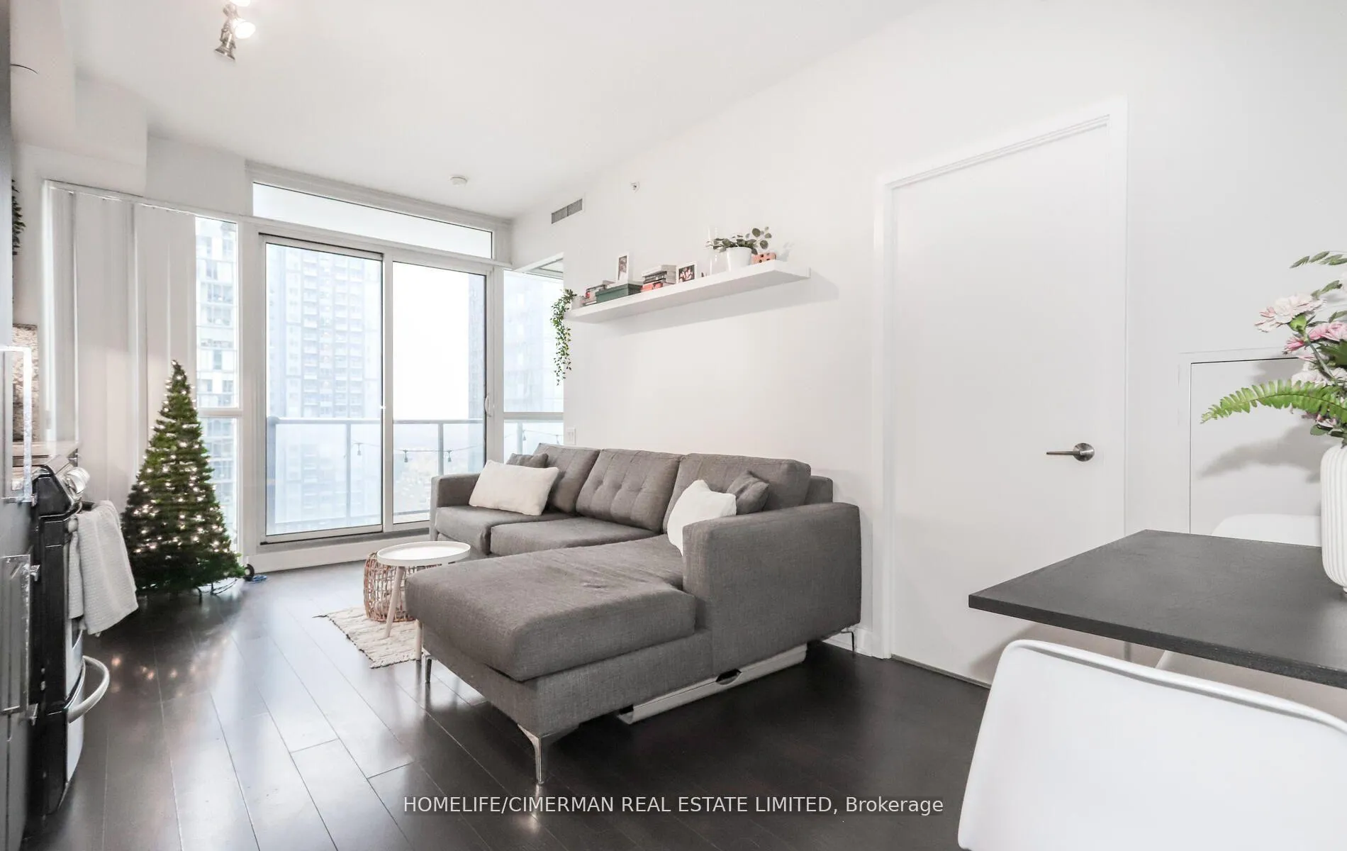 Photo 12 of Unit 2812, 290 Adelaide Street W, Toronto, Waterfront Communities — HOMEH