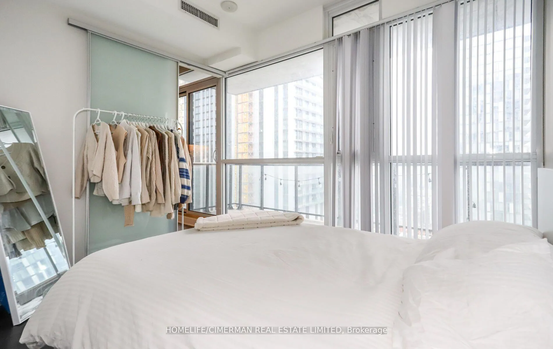 Photo 15 of Unit 2812, 290 Adelaide Street W, Toronto, Waterfront Communities — HOMEH