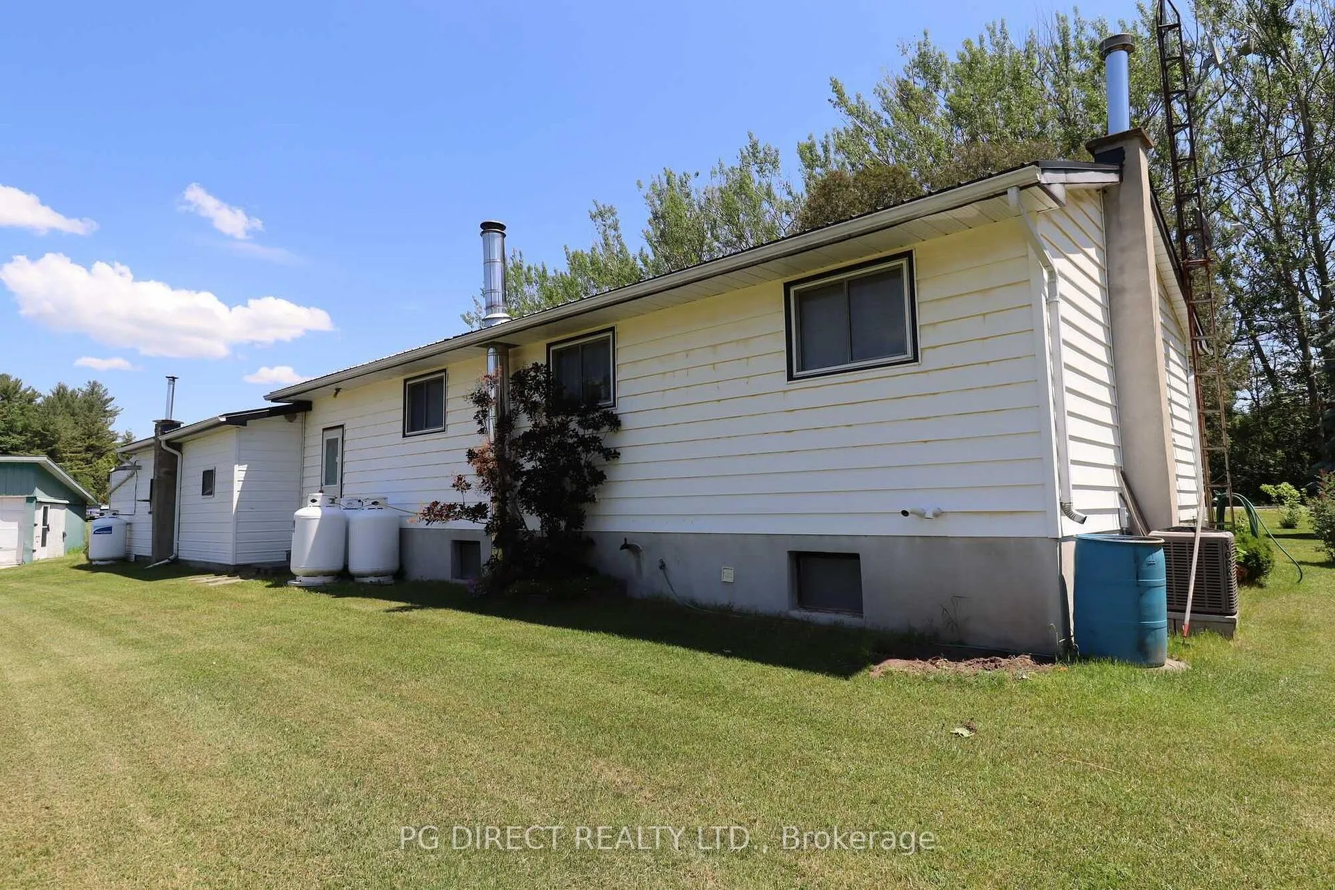 Photo 2 of 3602 Maple Avenue, Augusta, Augusta Twp — HOMEH