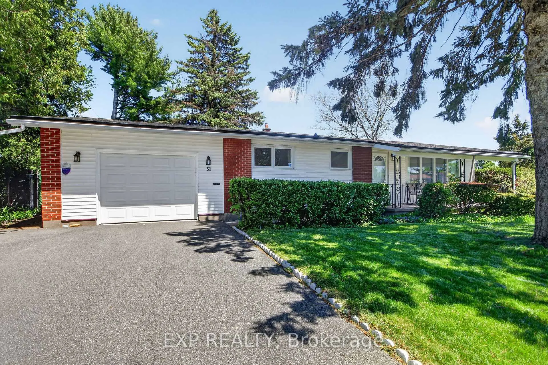 Photo 2 of 31 Barlyn Avenue, Ottawa, City View/Skyline/Fisher Heights/Parkwood Hills — HOMEH