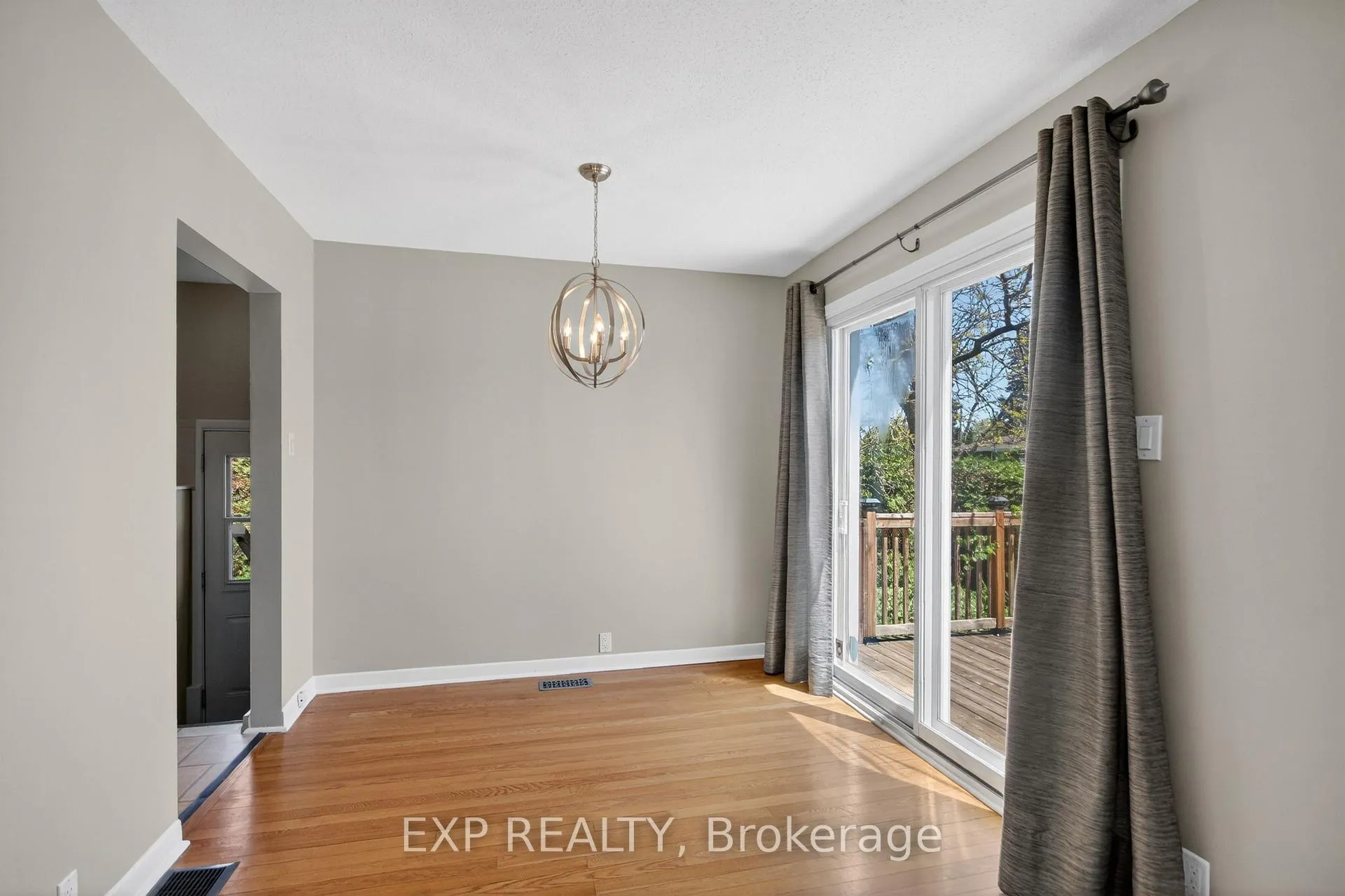 Photo 5 of 31 Barlyn Avenue, Ottawa, City View/Skyline/Fisher Heights/Parkwood Hills — HOMEH