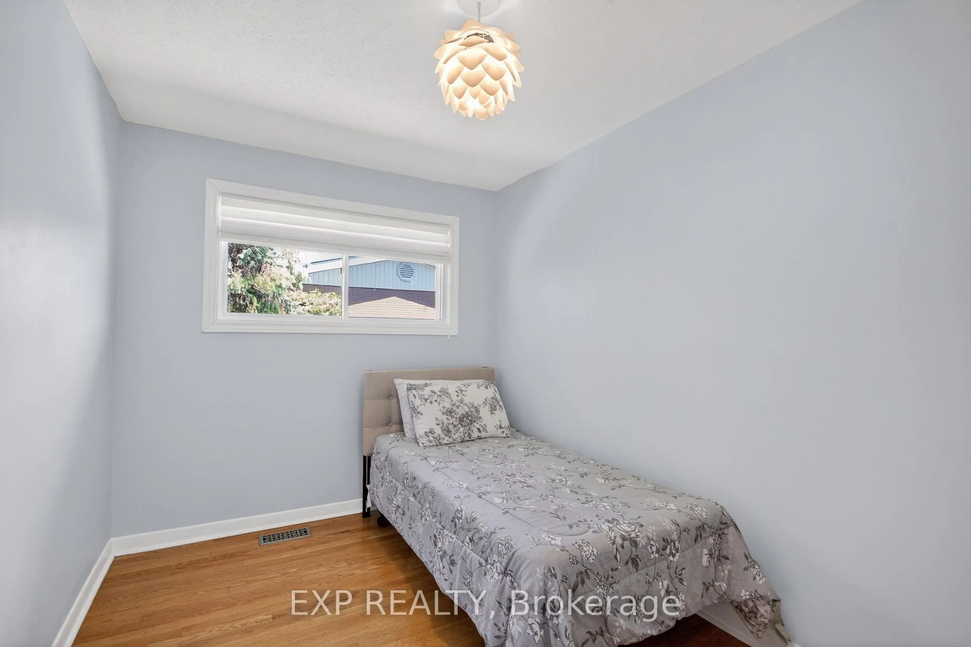 Photo 9 of 31 Barlyn Avenue, Ottawa, City View/Skyline/Fisher Heights/Parkwood Hills — HOMEH
