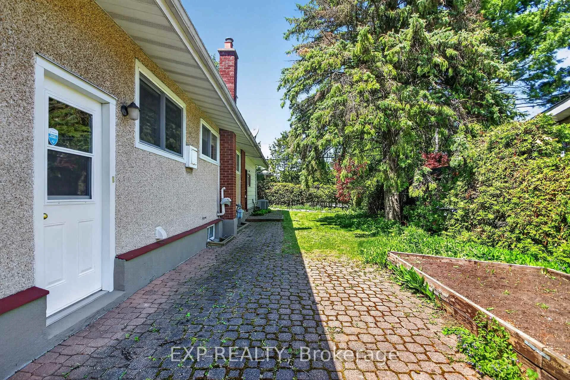 Photo 18 of 31 Barlyn Avenue, Ottawa, City View/Skyline/Fisher Heights/Parkwood Hills — HOMEH