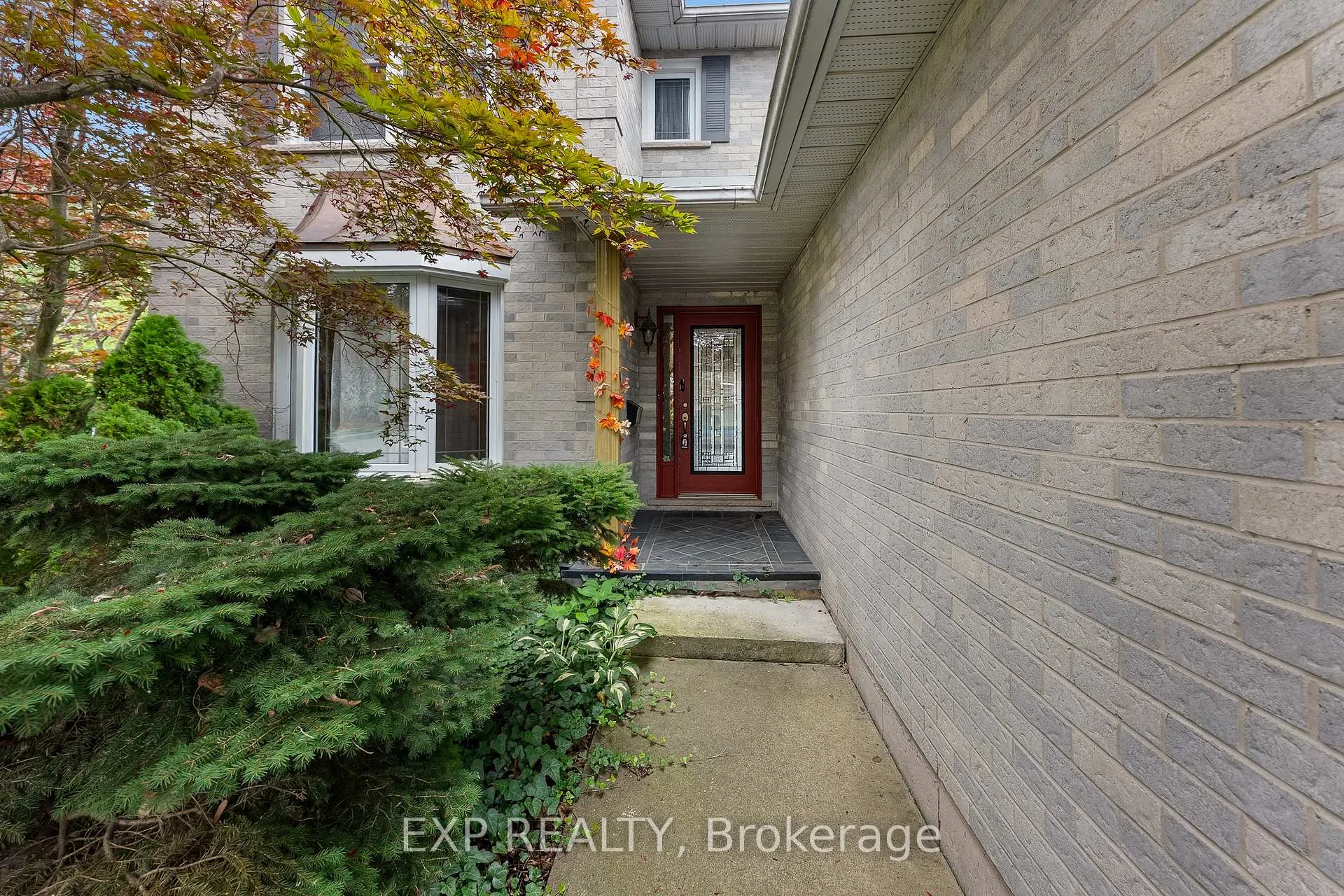 Photo 2 of 3 Briarsdale Crescent, Welland, N. Welland — HOMEH