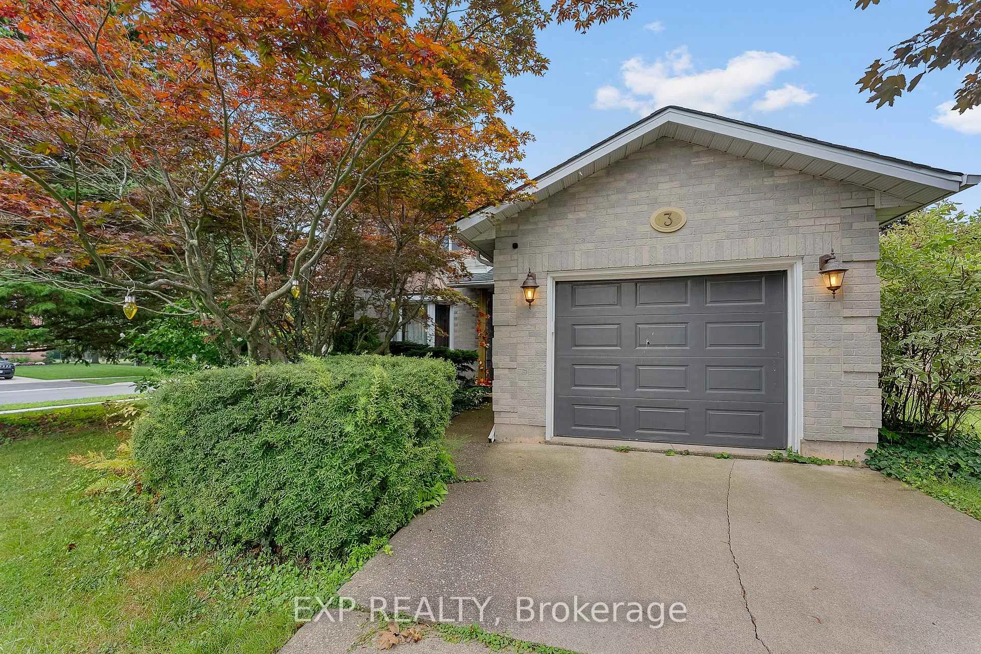 Photo 3 of 3 Briarsdale Crescent, Welland, N. Welland — HOMEH