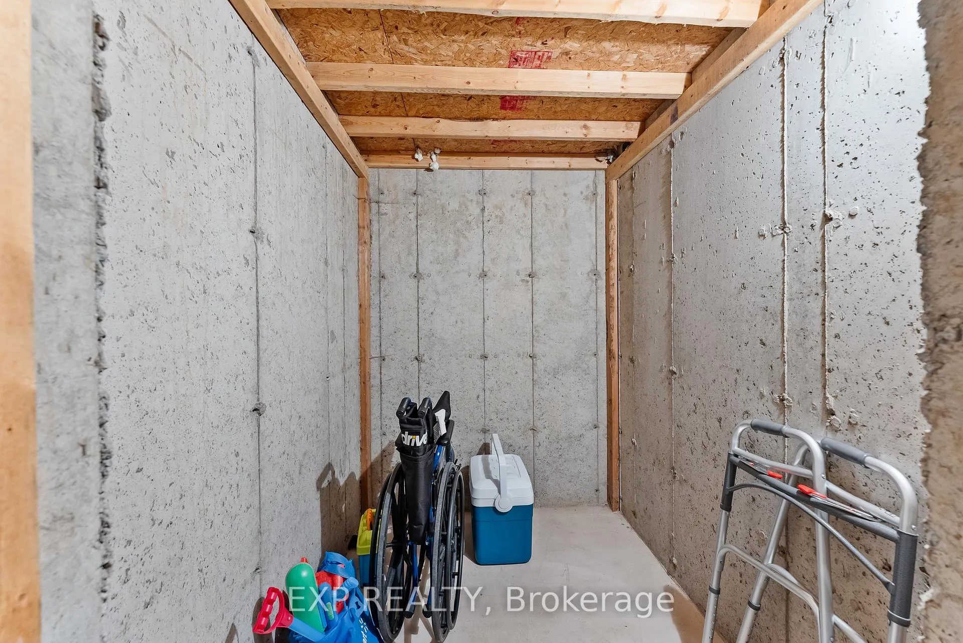 Photo 25 of 3 Briarsdale Crescent, Welland, N. Welland — HOMEH