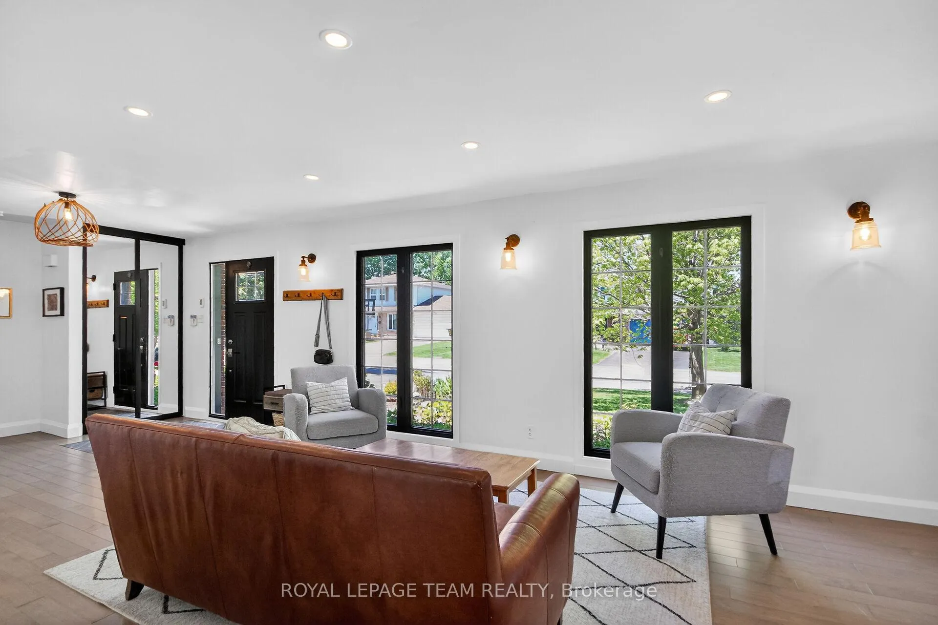 Photo 8 of 15 Markham Avenue, Ottawa, Craig Henry/Woodvale — HOMEH