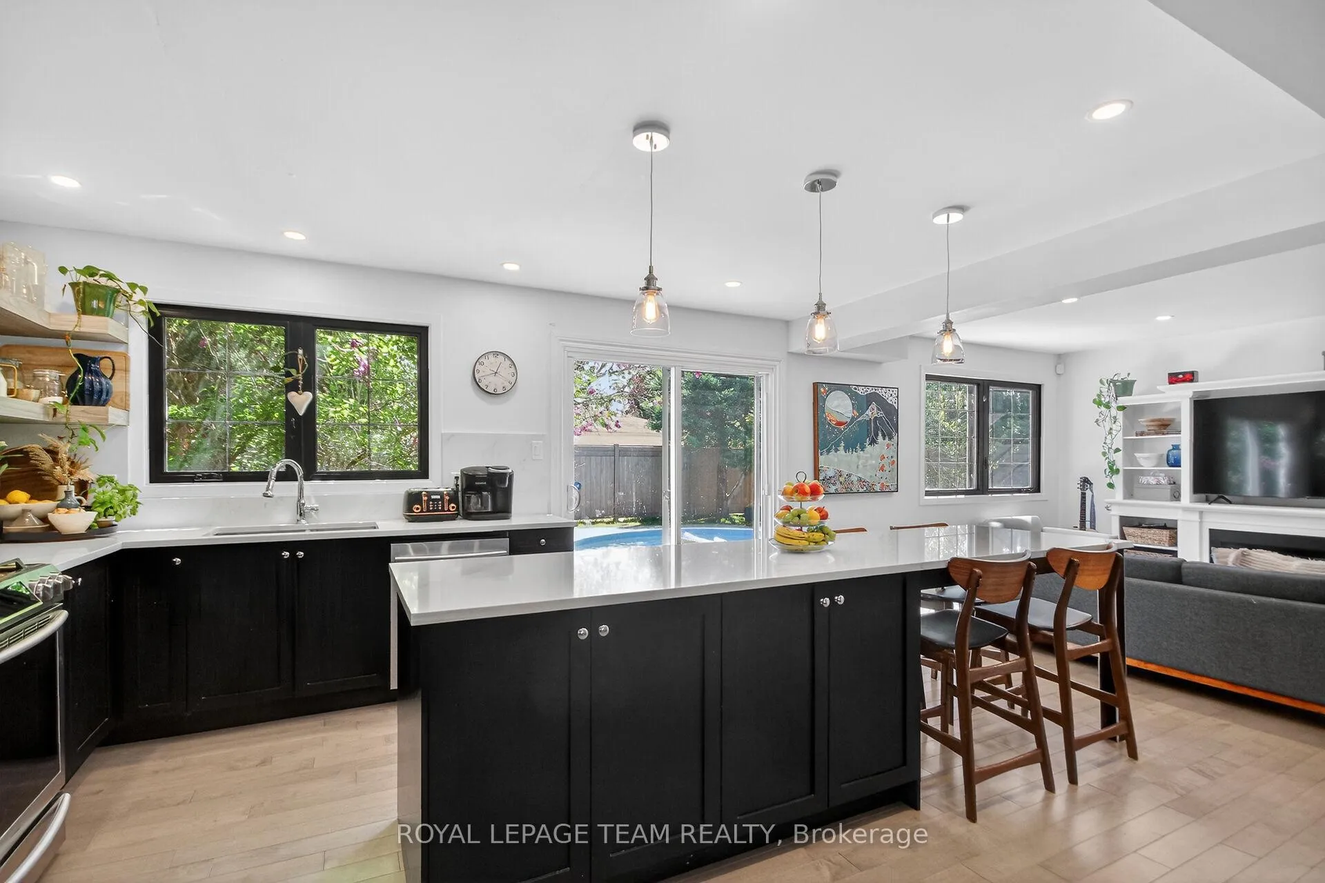 Photo 18 of 15 Markham Avenue, Ottawa, Craig Henry/Woodvale — HOMEH