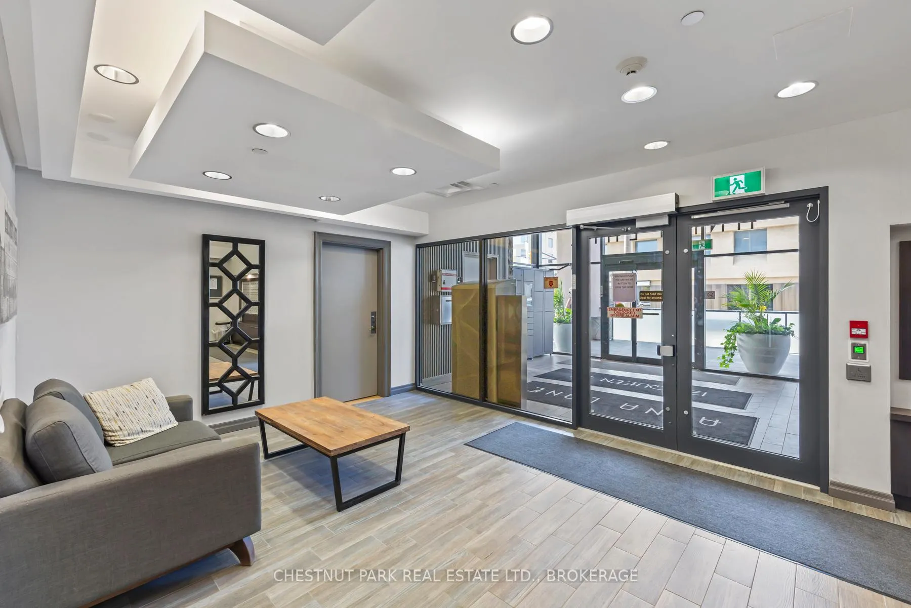 Photo 5 of Unit 602, 121 Queen Street, Kingston, East of Sir John A. Blvd — HOMEH
