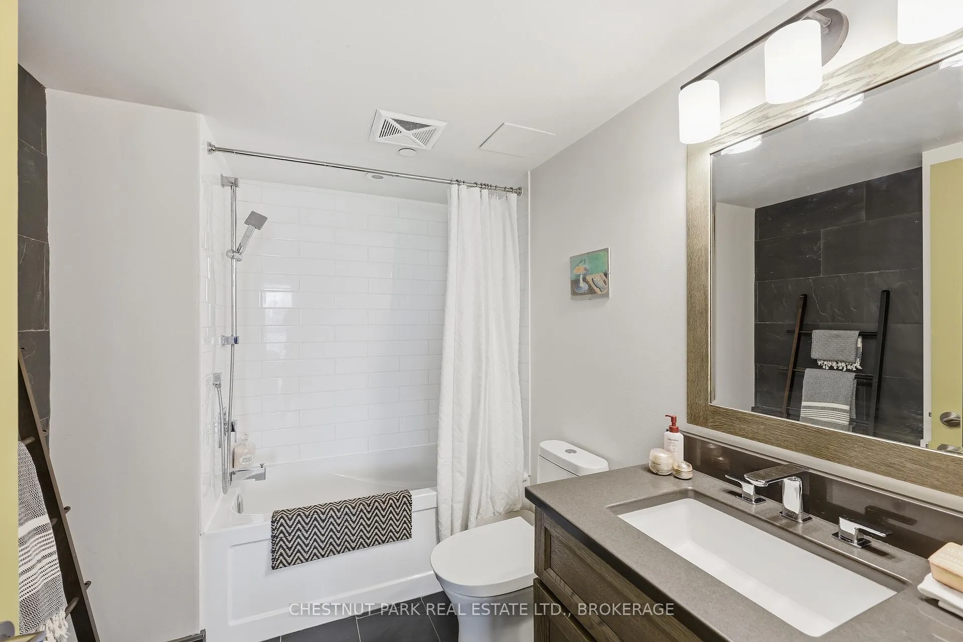 Photo 28 of Unit 602, 121 Queen Street, Kingston, East of Sir John A. Blvd — HOMEH