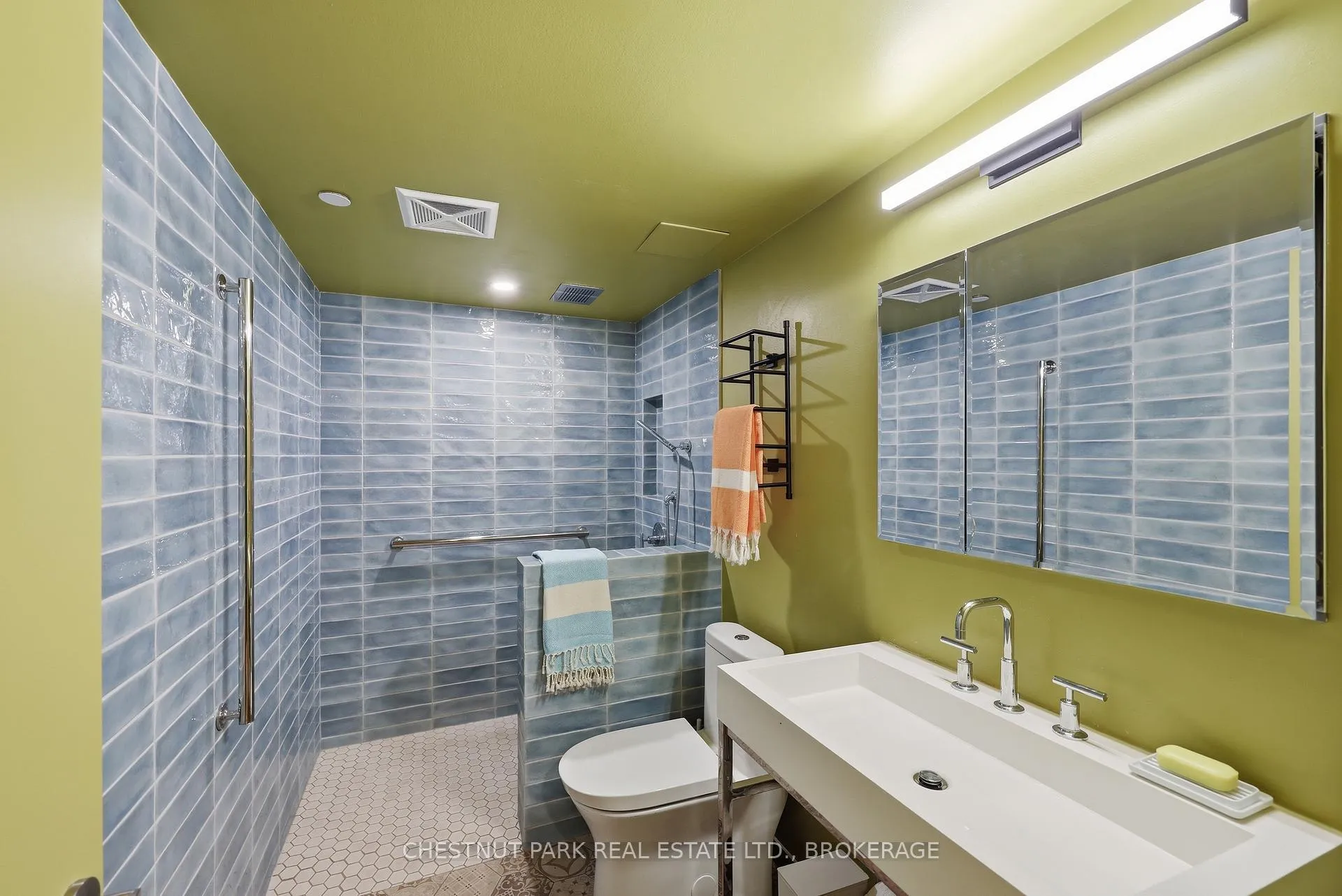 Photo 31 of Unit 602, 121 Queen Street, Kingston, East of Sir John A. Blvd — HOMEH