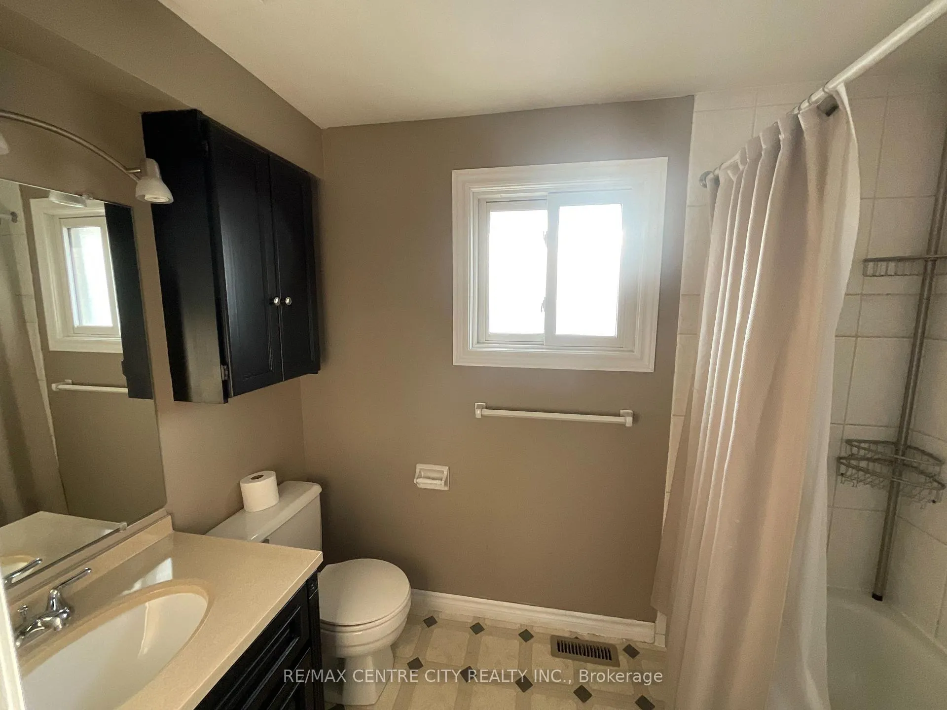 Photo 9 of Unit 39, 89 Highview Avenue, London, South X — HOMEH