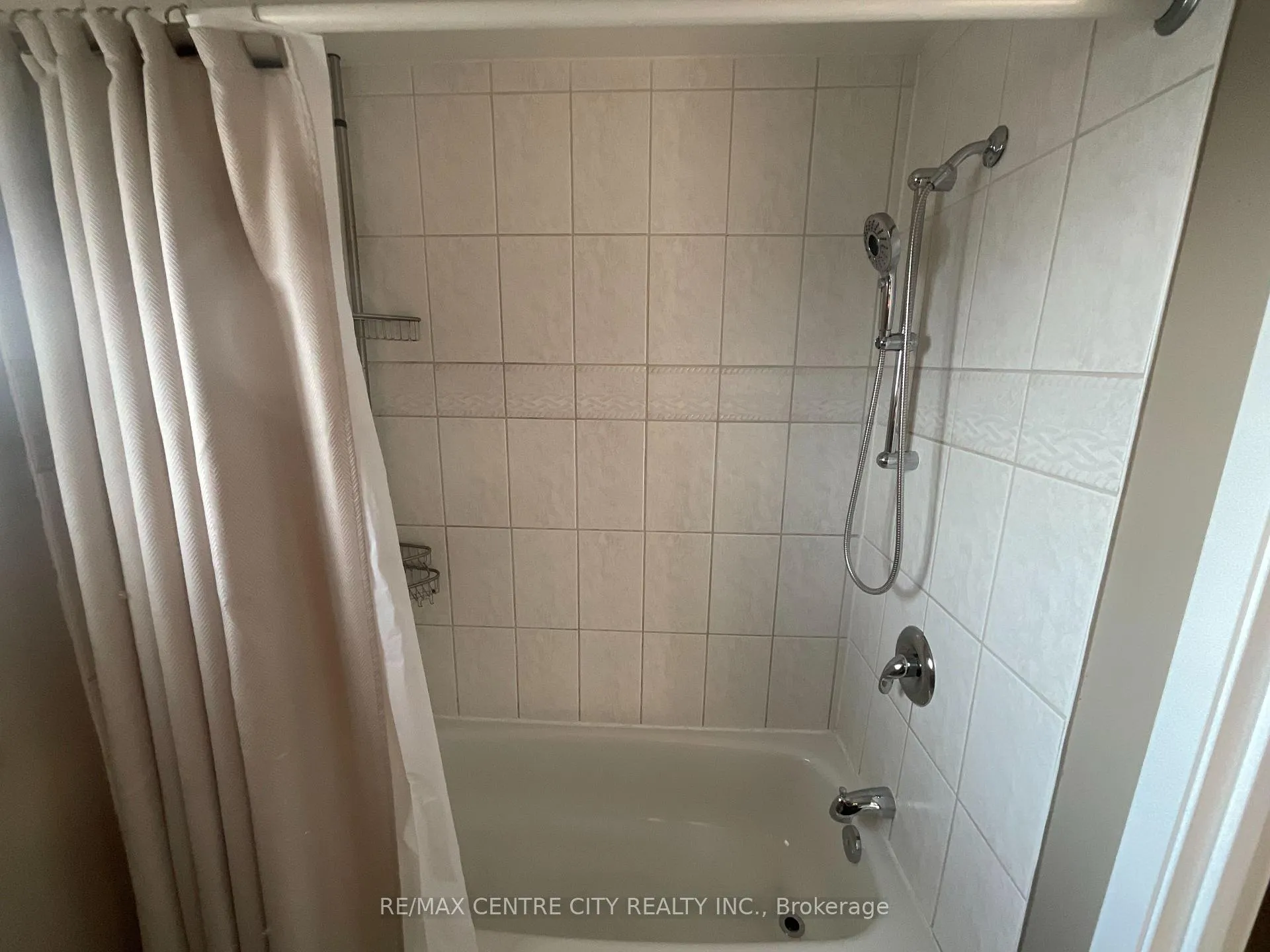 Photo 10 of Unit 39, 89 Highview Avenue, London, South X — HOMEH