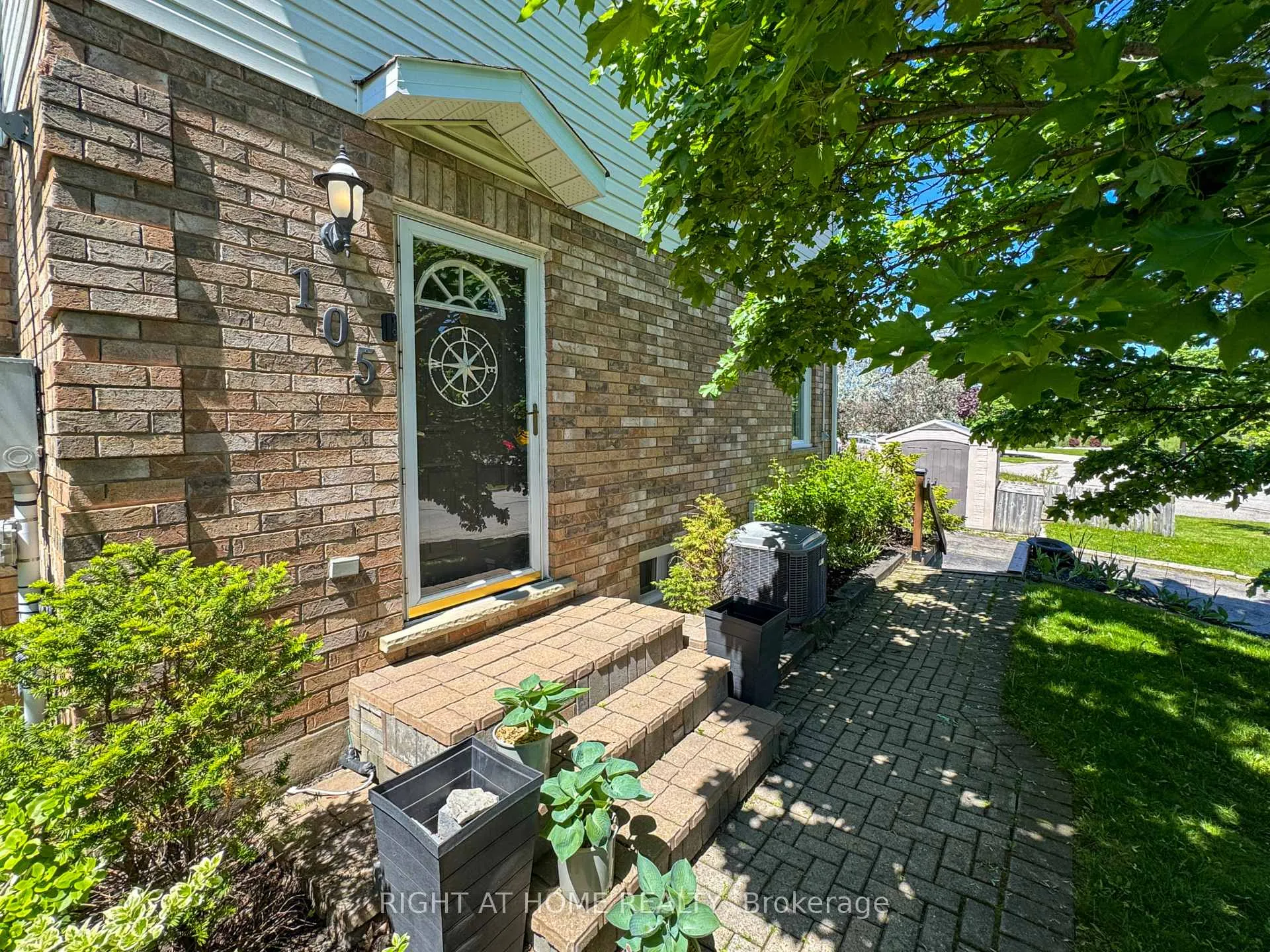 Photo 1 of 105 Summers Drive, Thorold, Confederation Heights — HOMEH