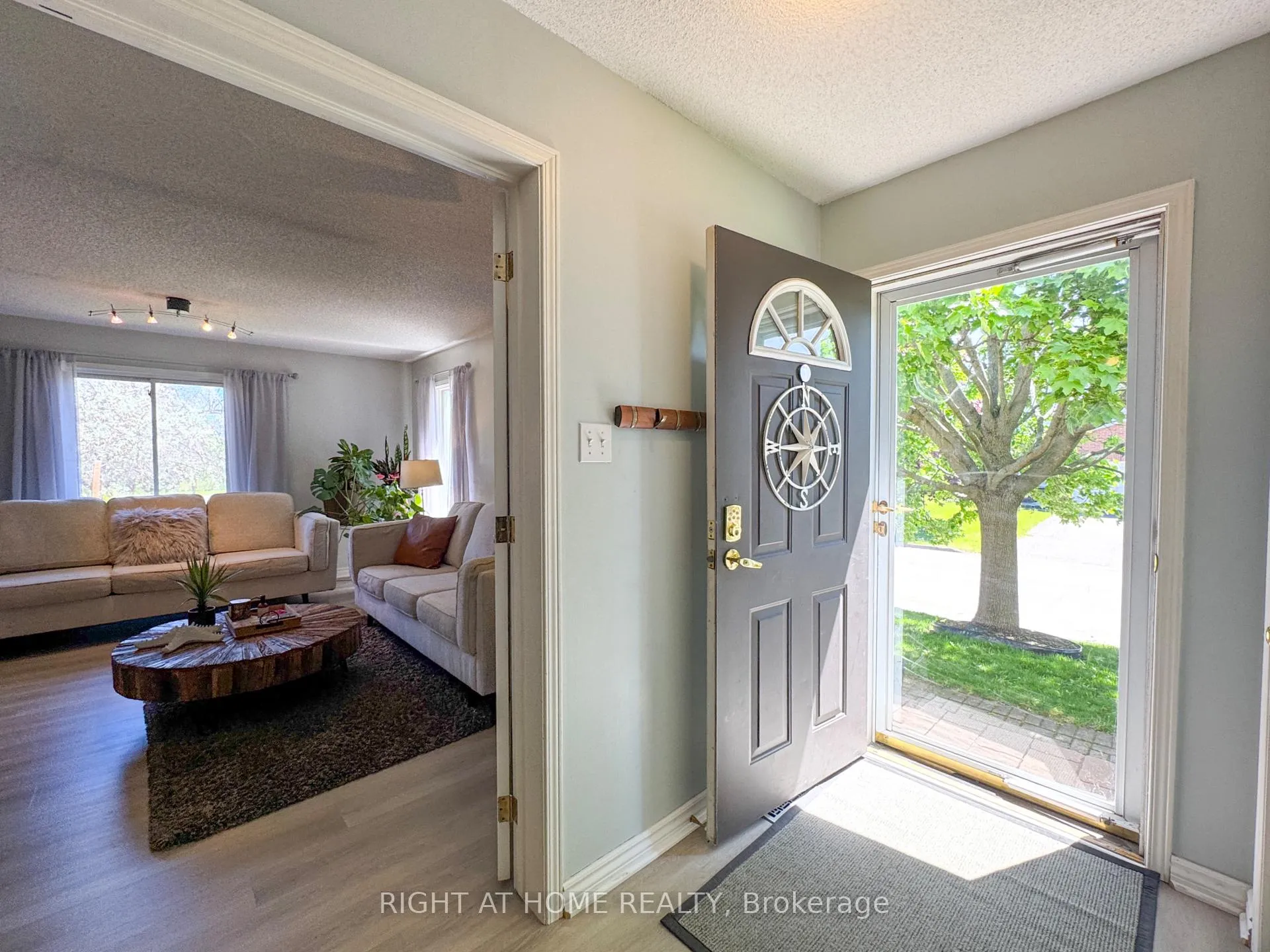 Photo 6 of 105 Summers Drive, Thorold, Confederation Heights — HOMEH