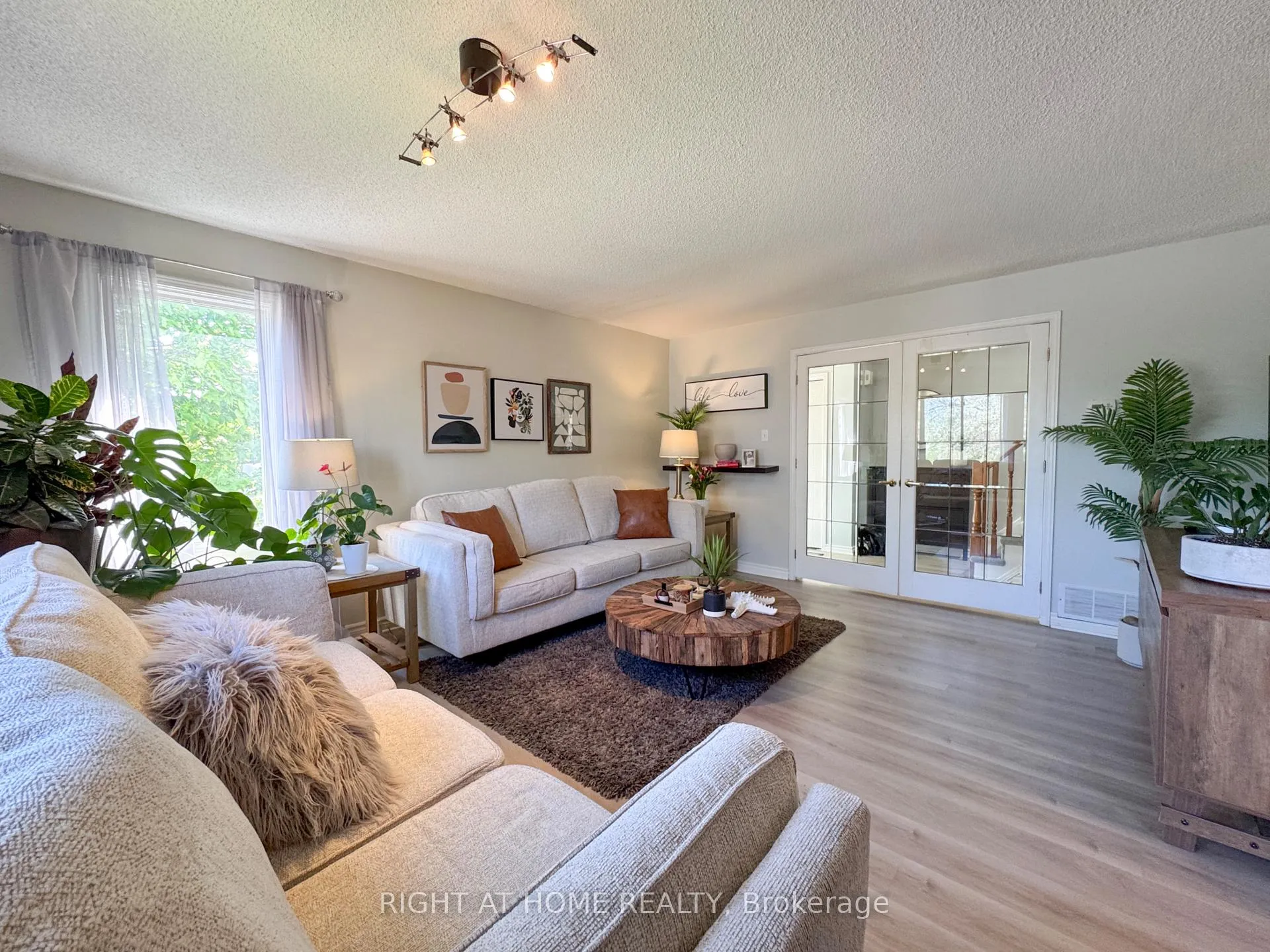 Photo 9 of 105 Summers Drive, Thorold, Confederation Heights — HOMEH