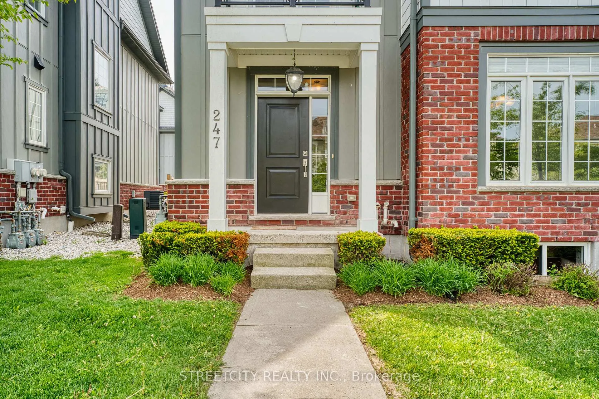 Photo 3 of 247 Callaway Road, London, North R — HOMEH