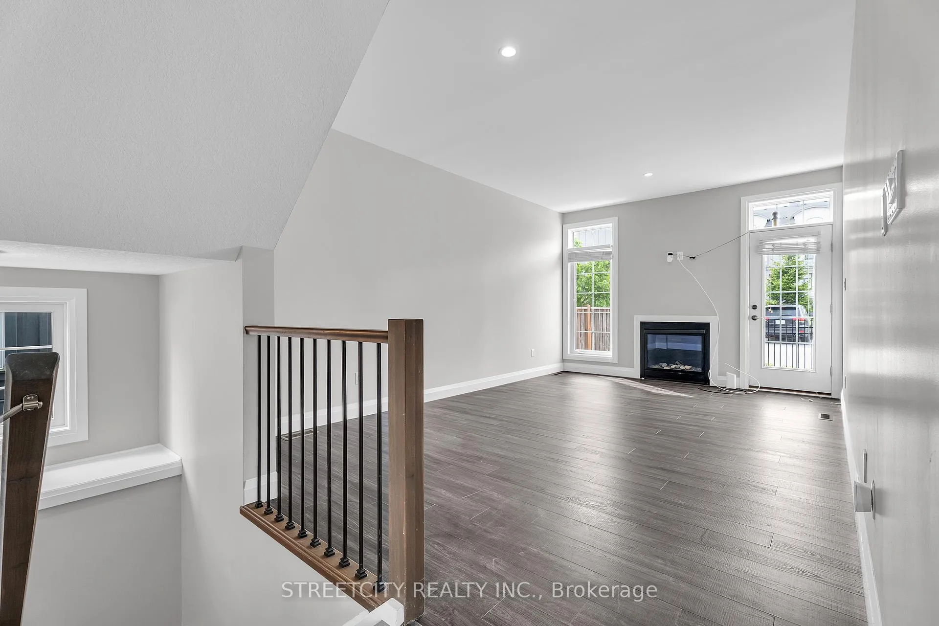 Photo 10 of 247 Callaway Road, London, North R — HOMEH