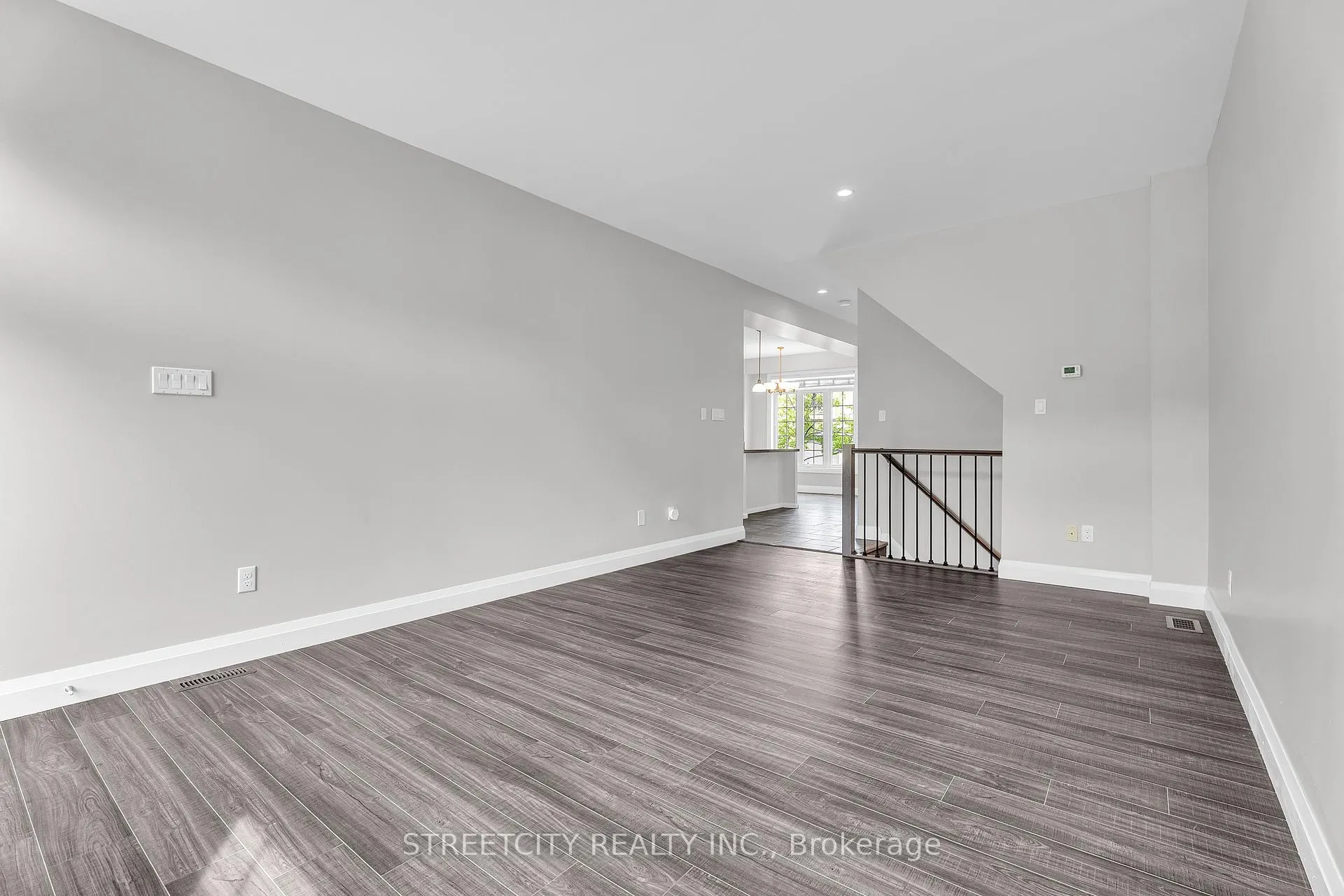 Photo 12 of 247 Callaway Road, London, North R — HOMEH
