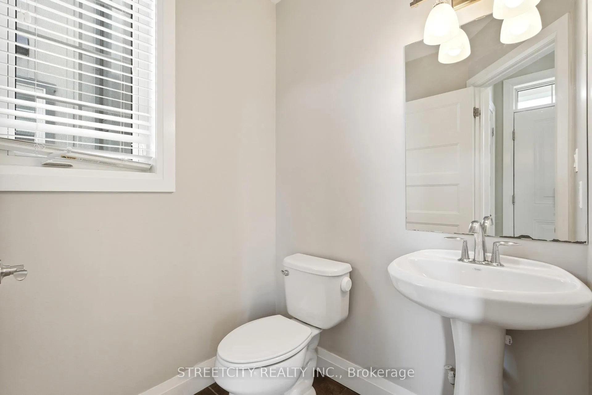 Photo 13 of 247 Callaway Road, London, North R — HOMEH