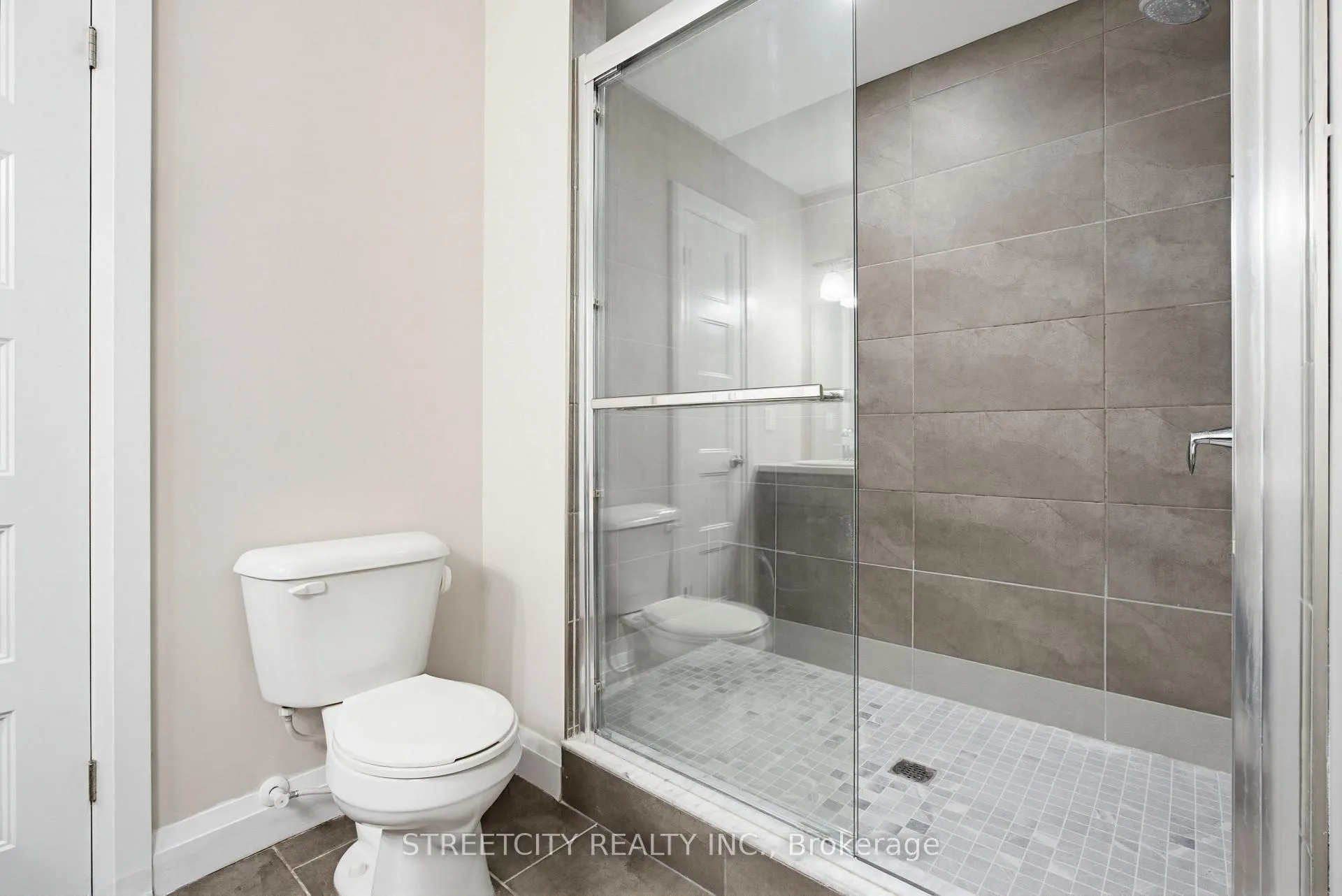Photo 20 of 247 Callaway Road, London, North R — HOMEH