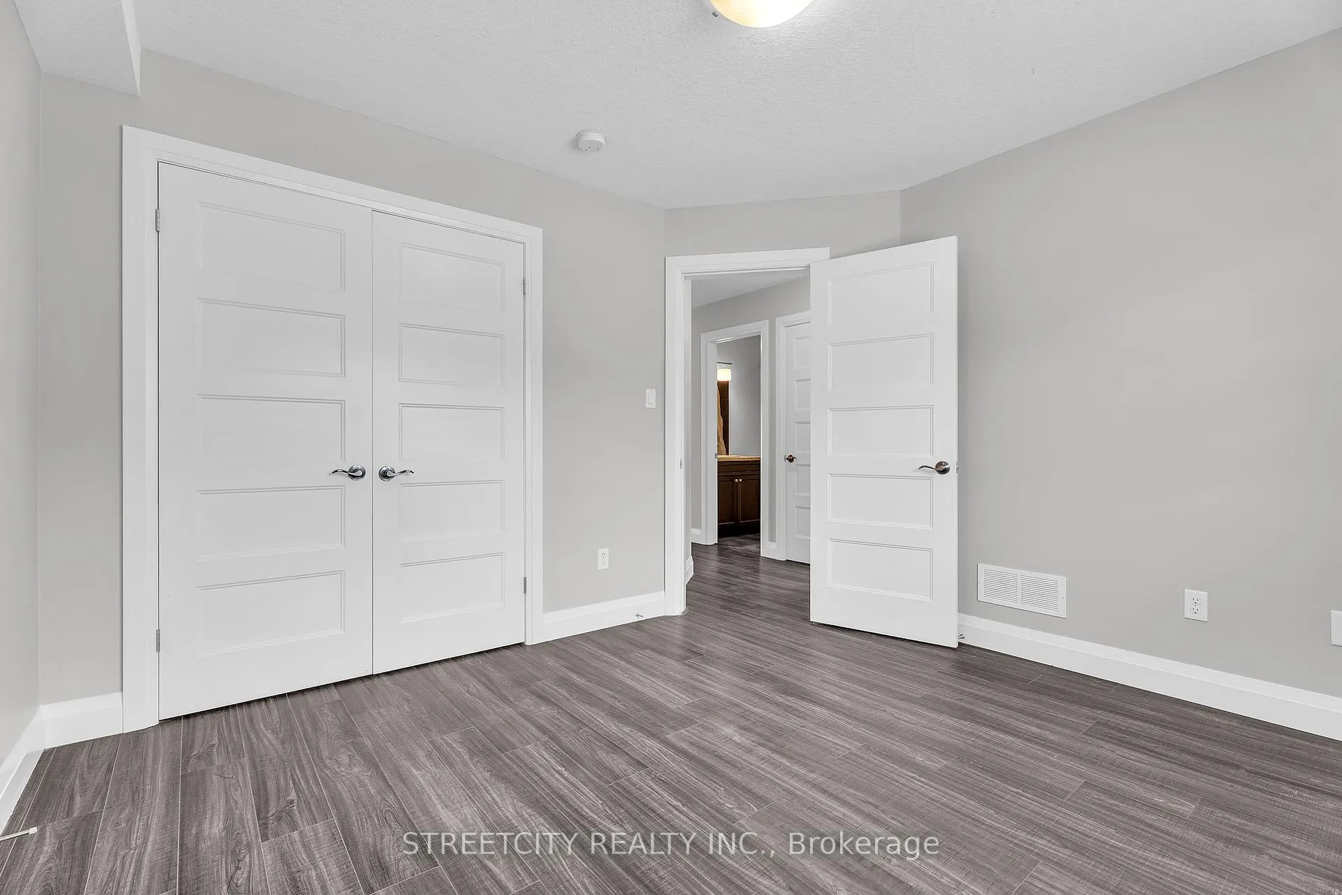 Photo 23 of 247 Callaway Road, London, North R — HOMEH