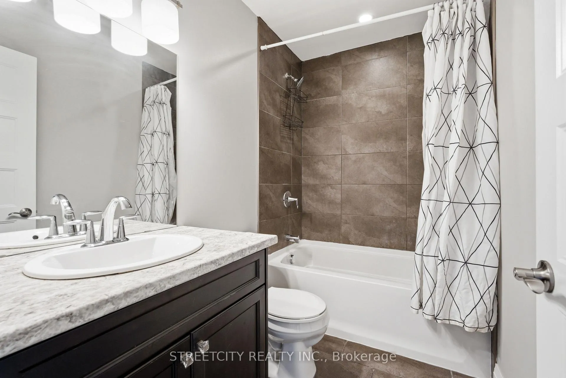 Photo 26 of 247 Callaway Road, London, North R — HOMEH